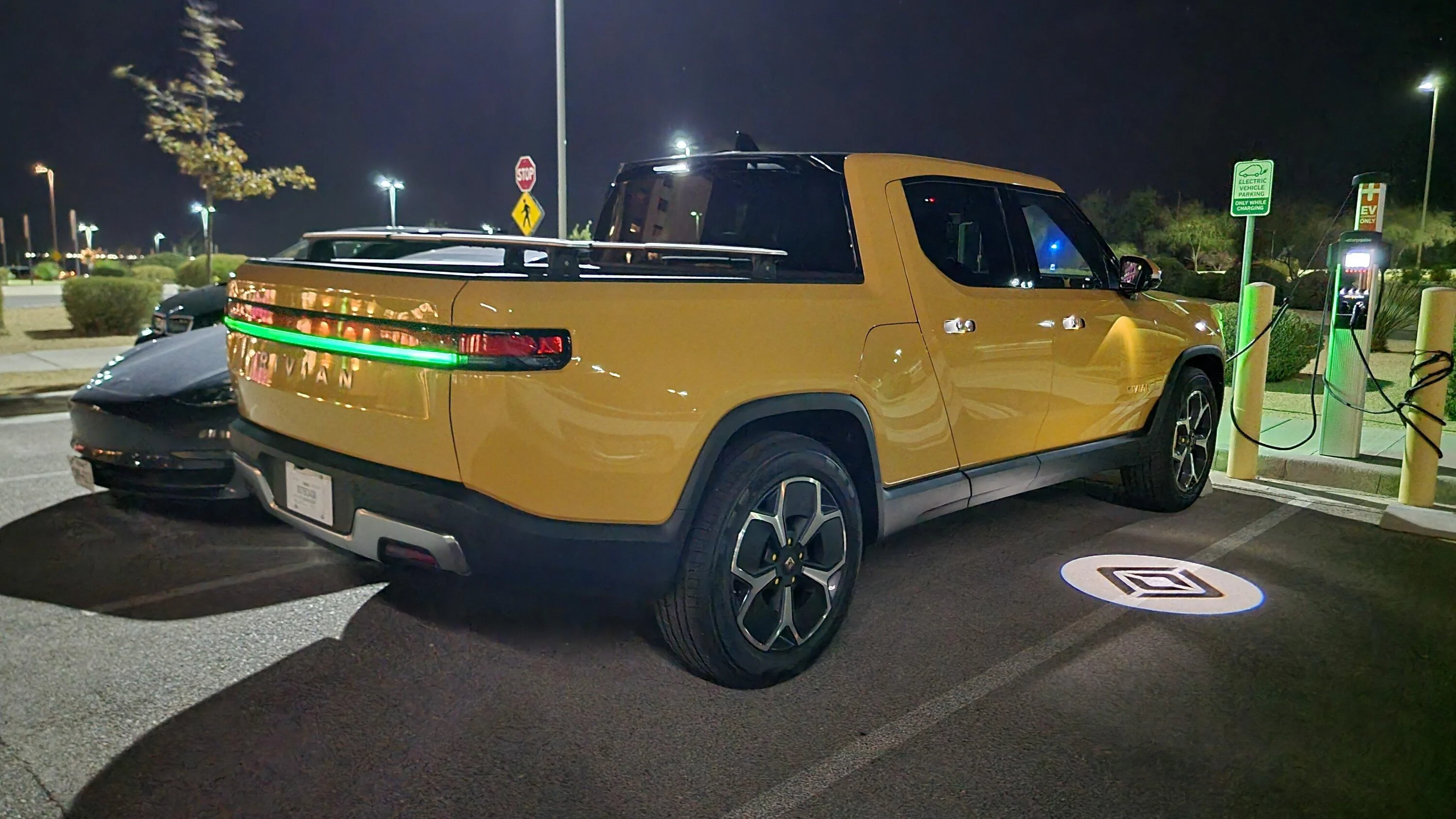 Rivian R1T R1S COMPASS YELLOW R1T Photos 20231006_210717
