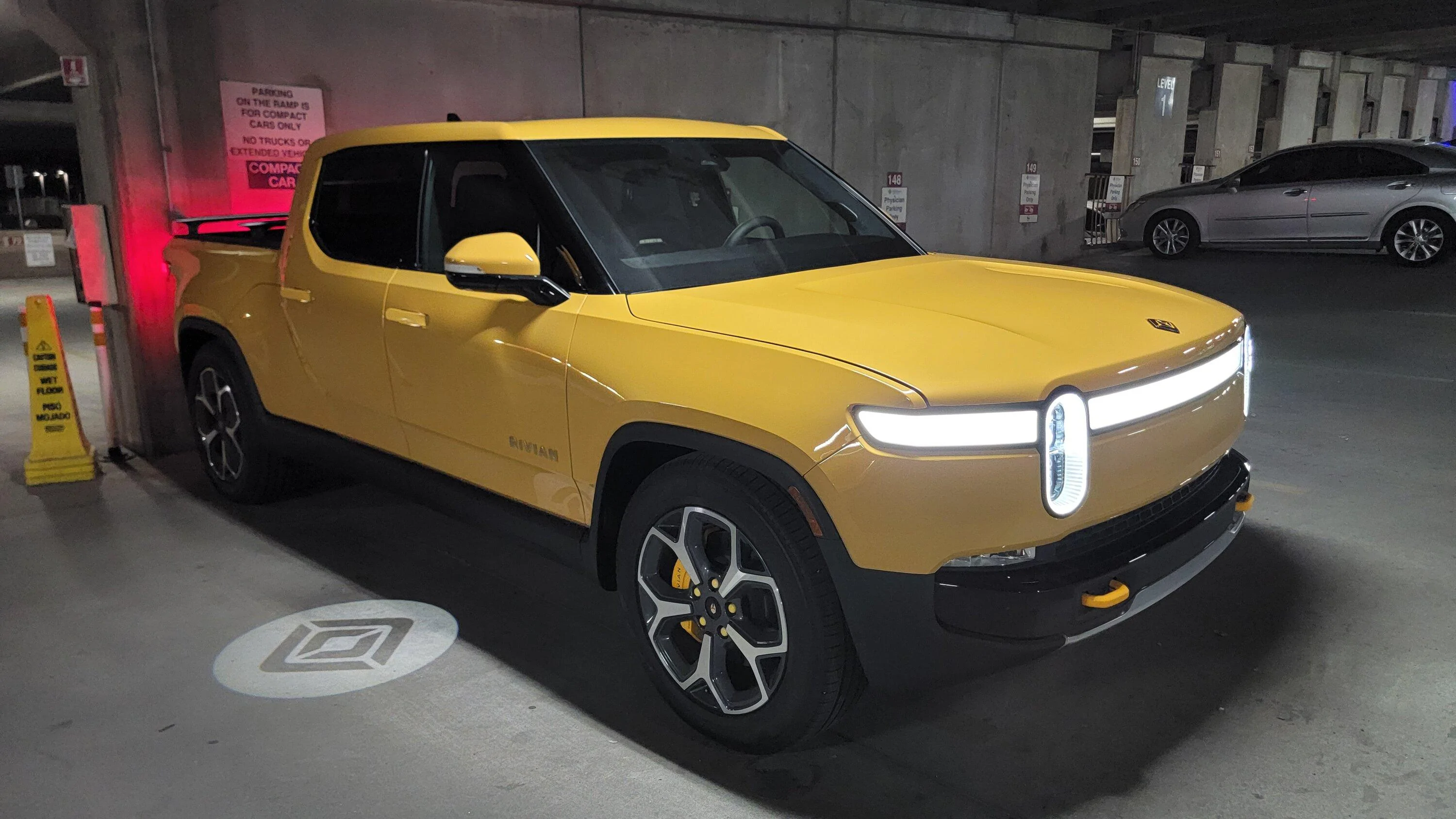 Rivian R1T R1S COMPASS YELLOW R1T Photos 20231006_214631