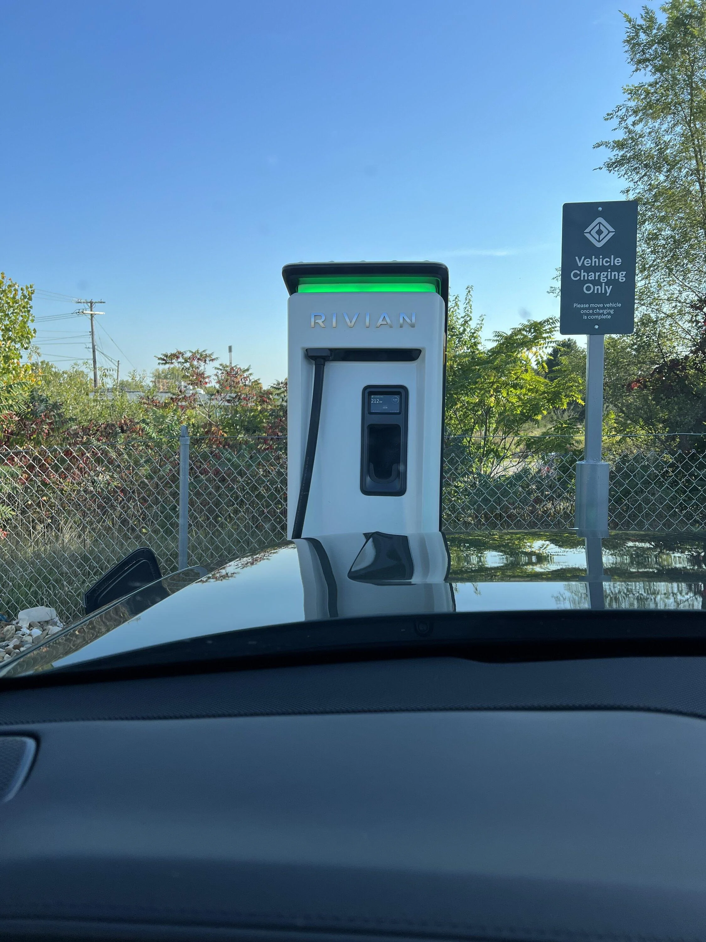 Rivian R1T R1S R1T Break Down Report & Rivian Customer Service Review -- Milwaukee to Detroit Trip Charg