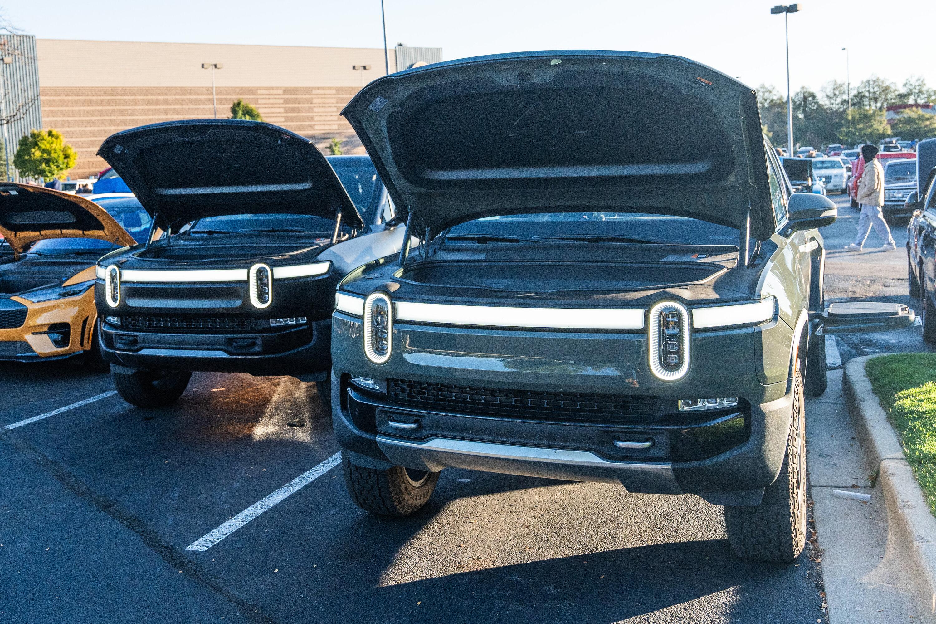 Rivian R1T R1S Colorado Checking In BOY08628