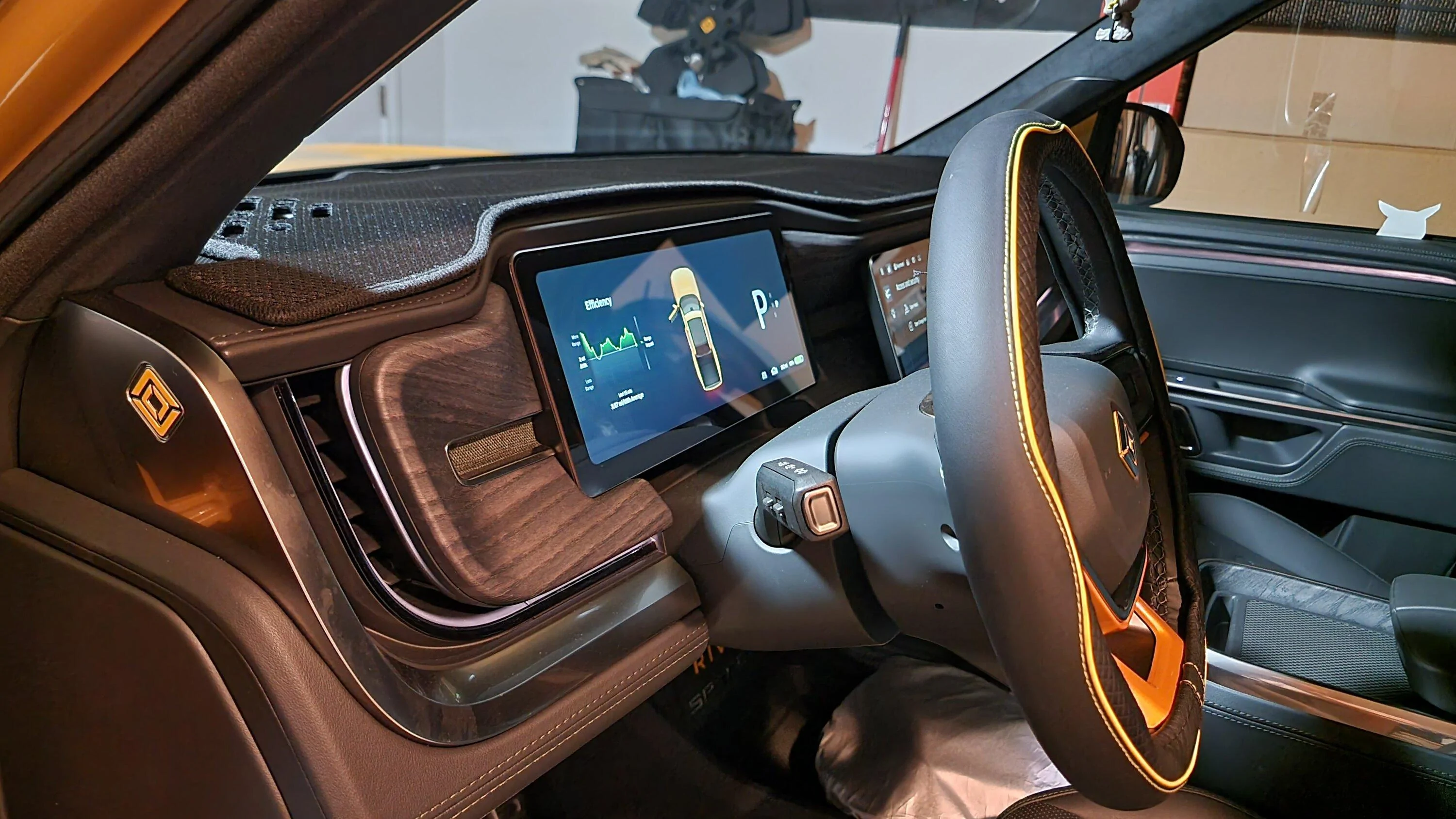 Rivian R1T R1S COMPASS YELLOW R1T Photos 20231008_063732