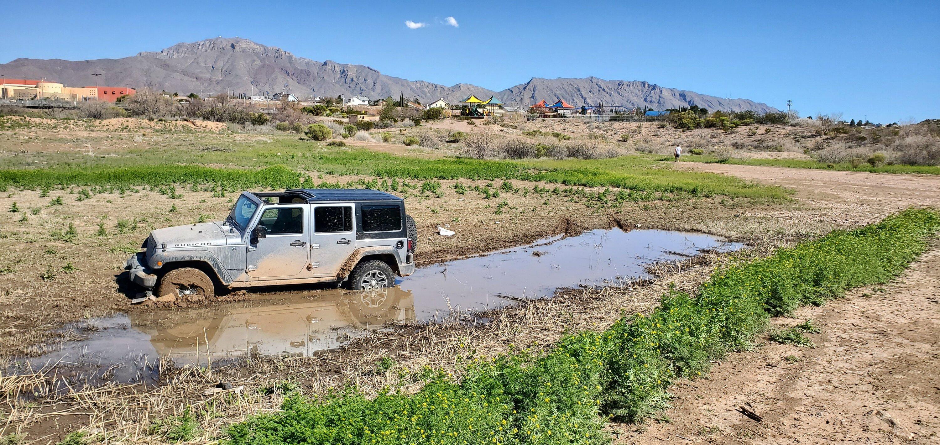 Rivian R1T R1S R1S vs Model Y in mud 20200314_154812