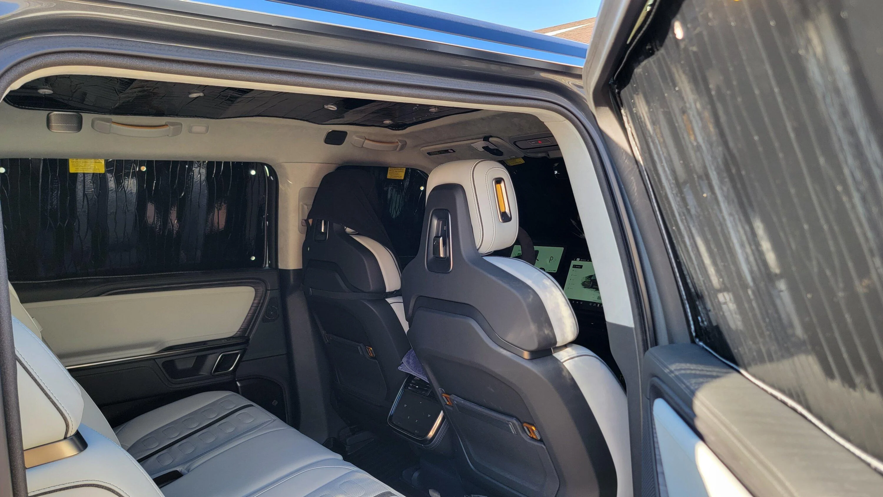 Rivian R1T R1S El CAP GRANITE Rivian Photos 20231008_082825