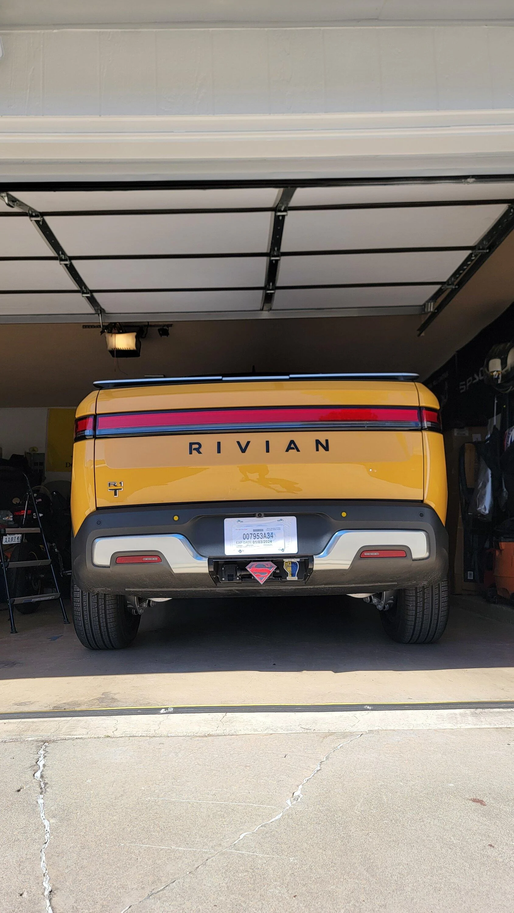 Rivian R1T R1S COMPASS YELLOW R1T Photos 20231008_111420