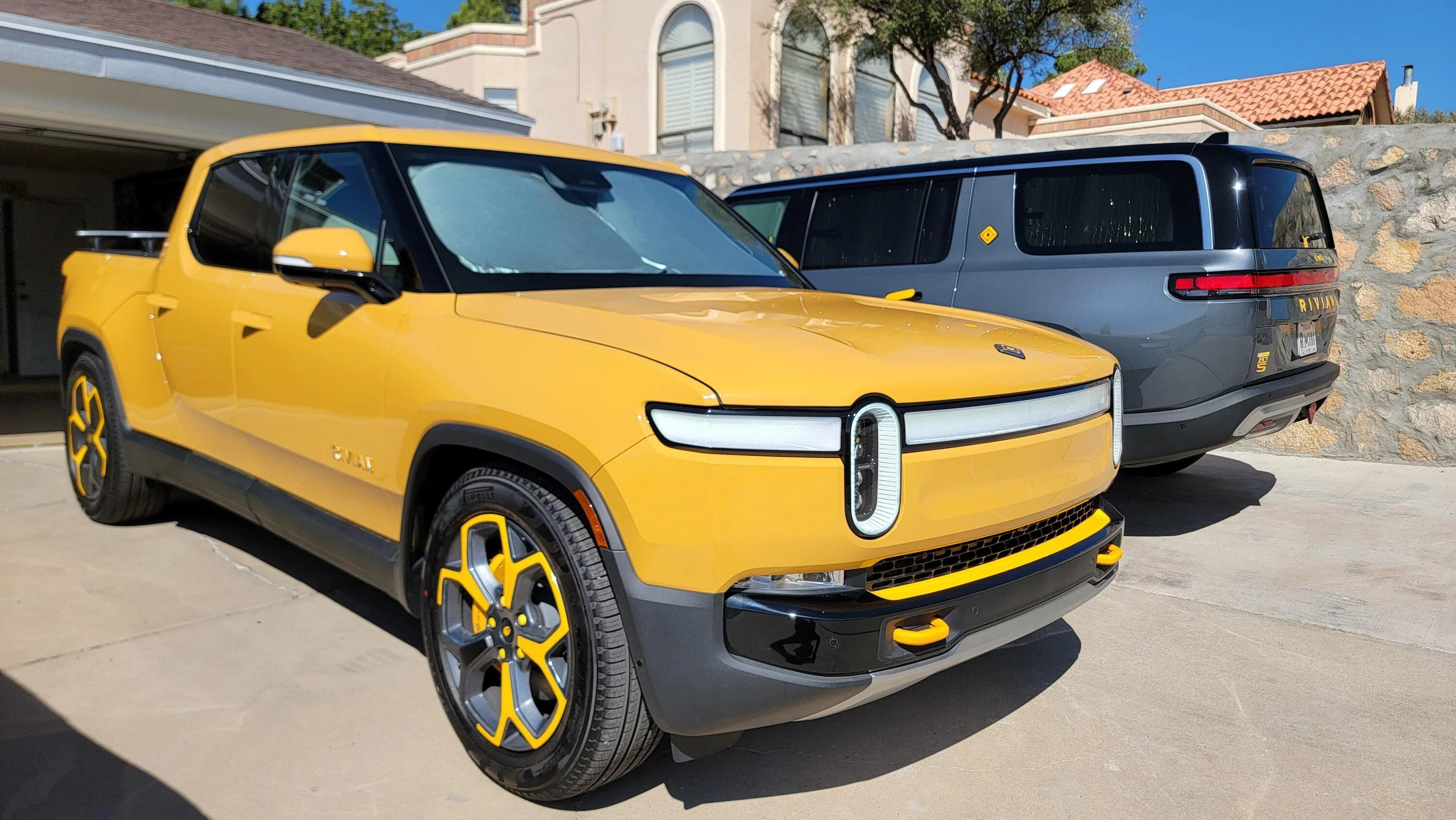 Rivian R1T R1S COMPASS YELLOW R1T Photos 20231007_110955