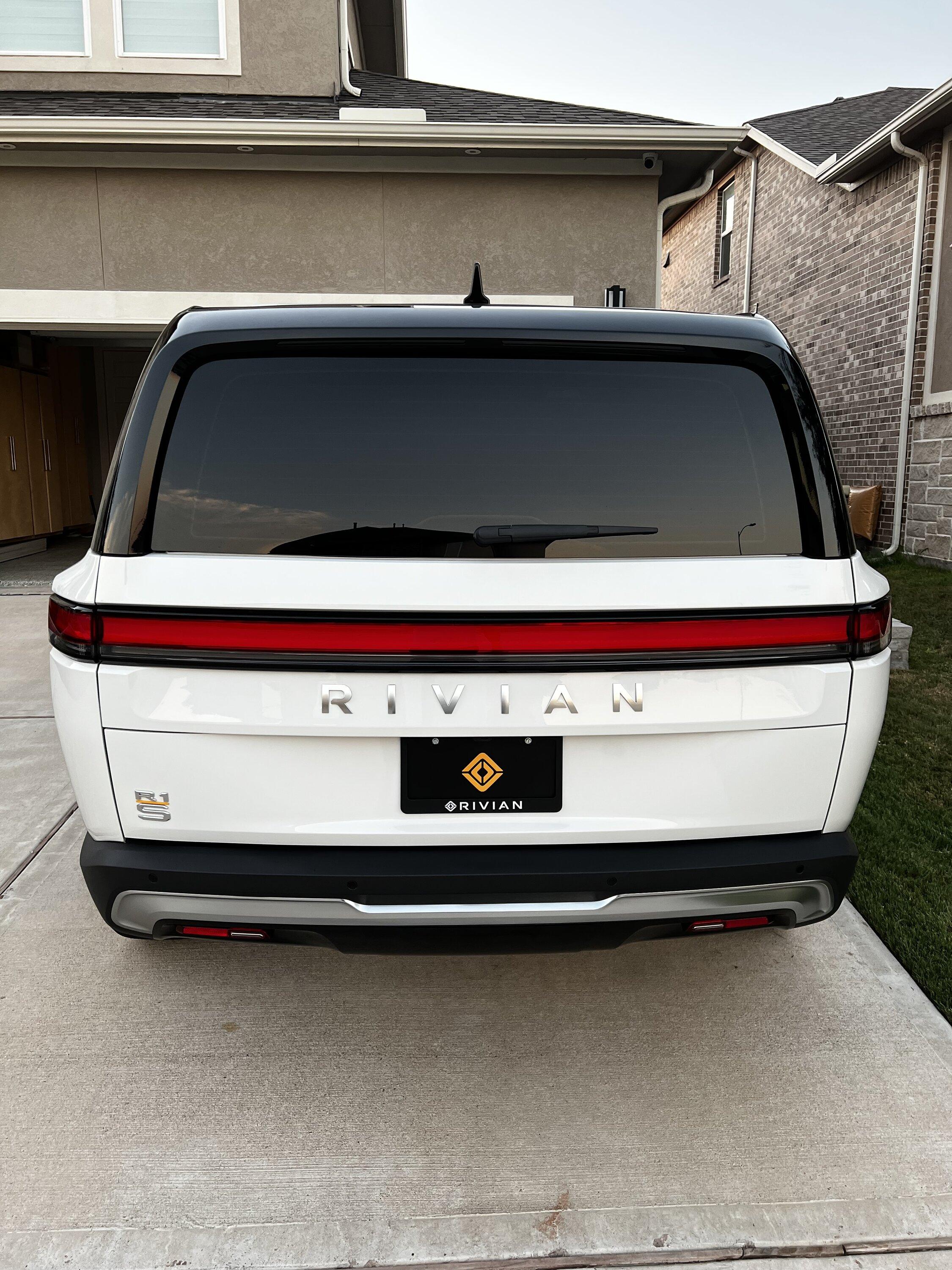 Rivian R1T R1S R1S misaligned lift gate(s) - gaps and assembly issues IMG_8002