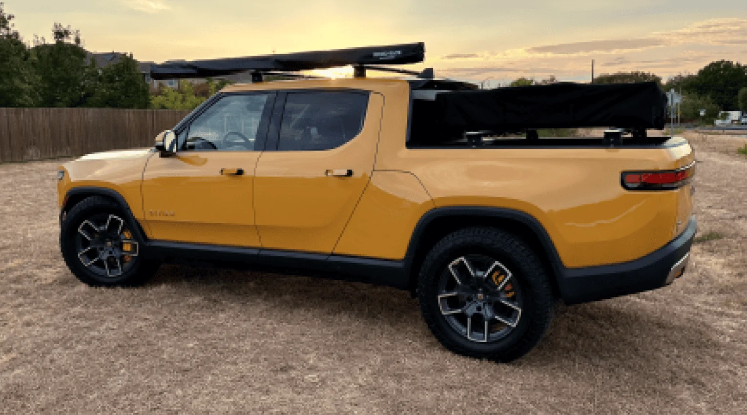 Rivian R1T R1S New Air Cruiser RTT Screenshot 2023-10-09 at 22.36.56