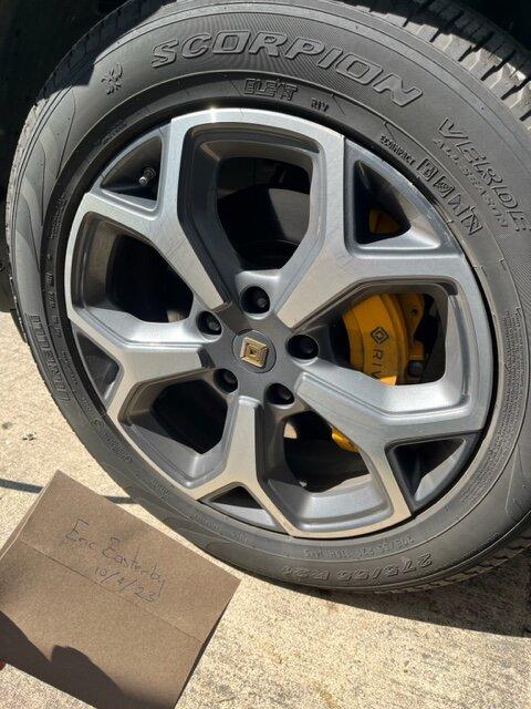 Rivian R1T R1S 21" wheels as spares IMG_0625