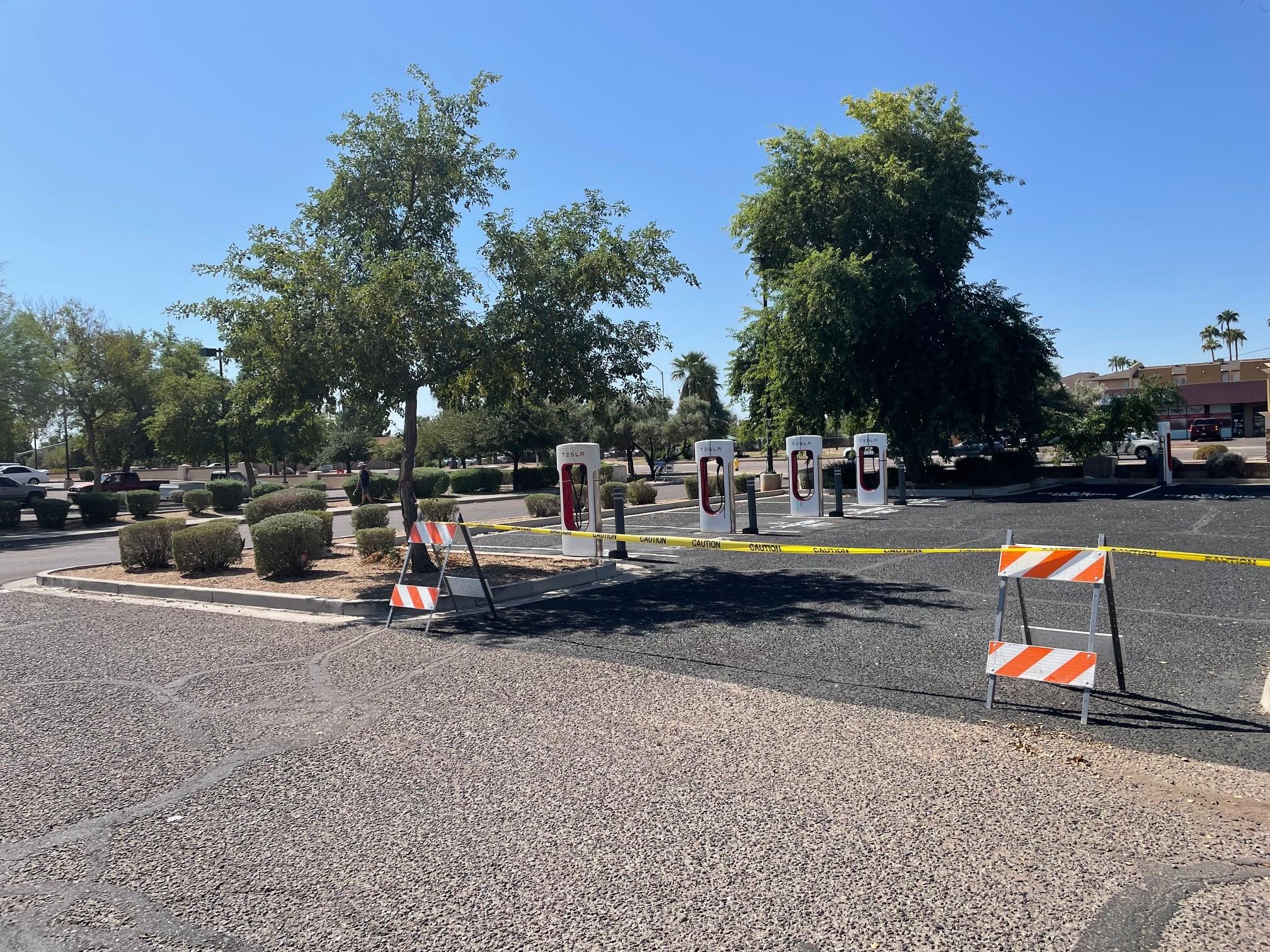 Rivian R1T R1S V4 Tesla Supercharger looks more user friendly + magic dock connector and display (spotted photos) GlendaleSC1