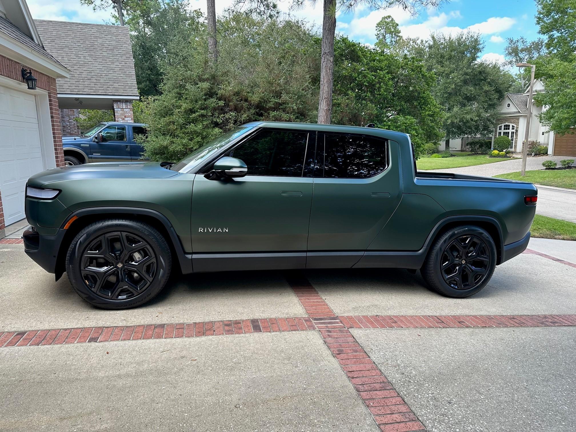 Matte Color Rivian Matte wrap gang! Let's see photos of your matte Rivian R1T & R1S | Page ...