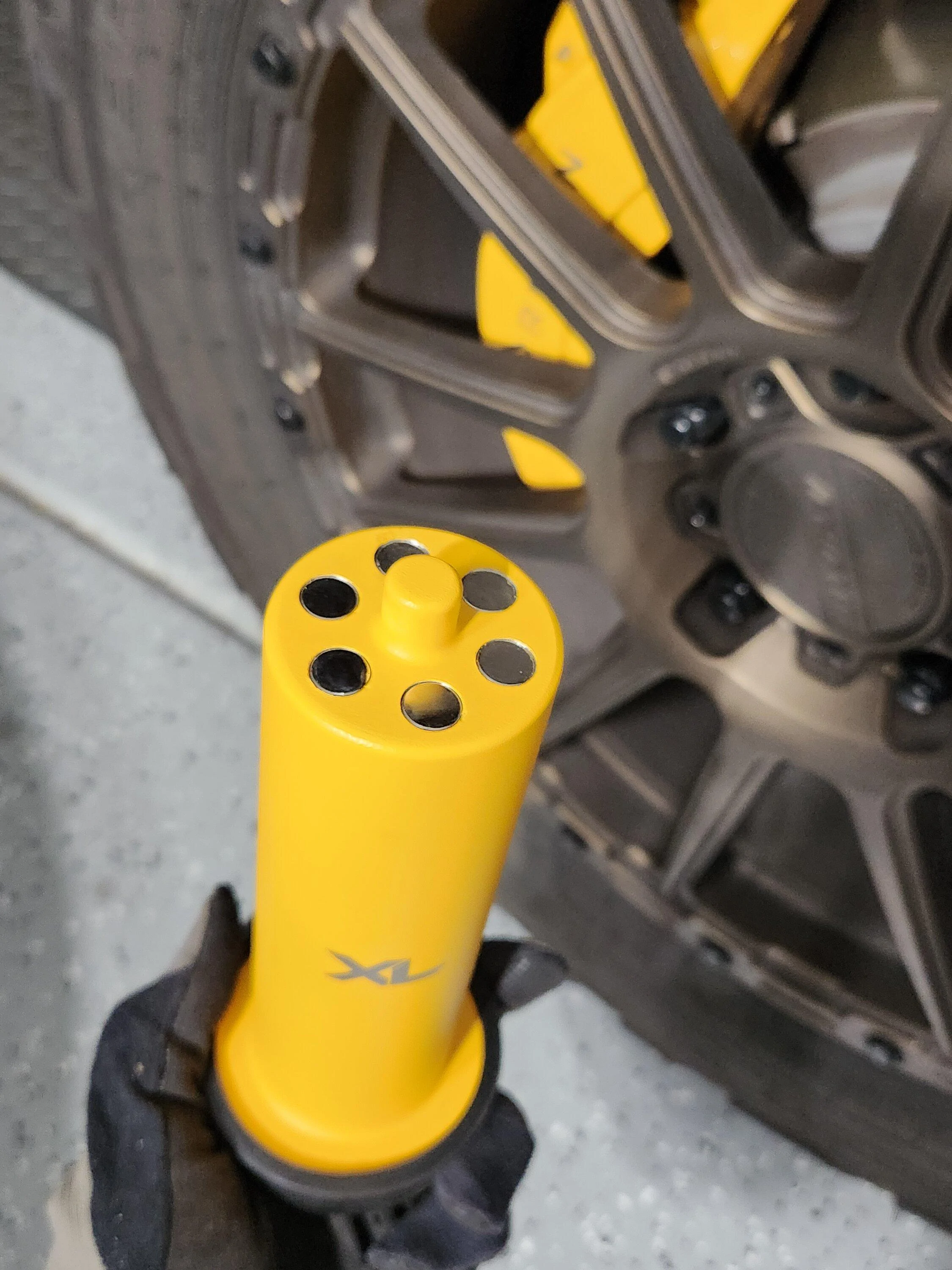 Rivian R1T R1S Best Way to Change a Tire Offroad? 20231007_153030
