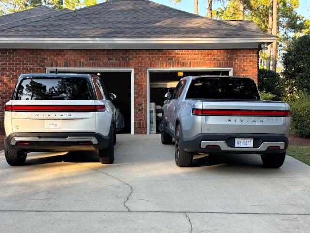 Rivian R1T R1S Glacier White vs. LA Silver? R1T.R1S