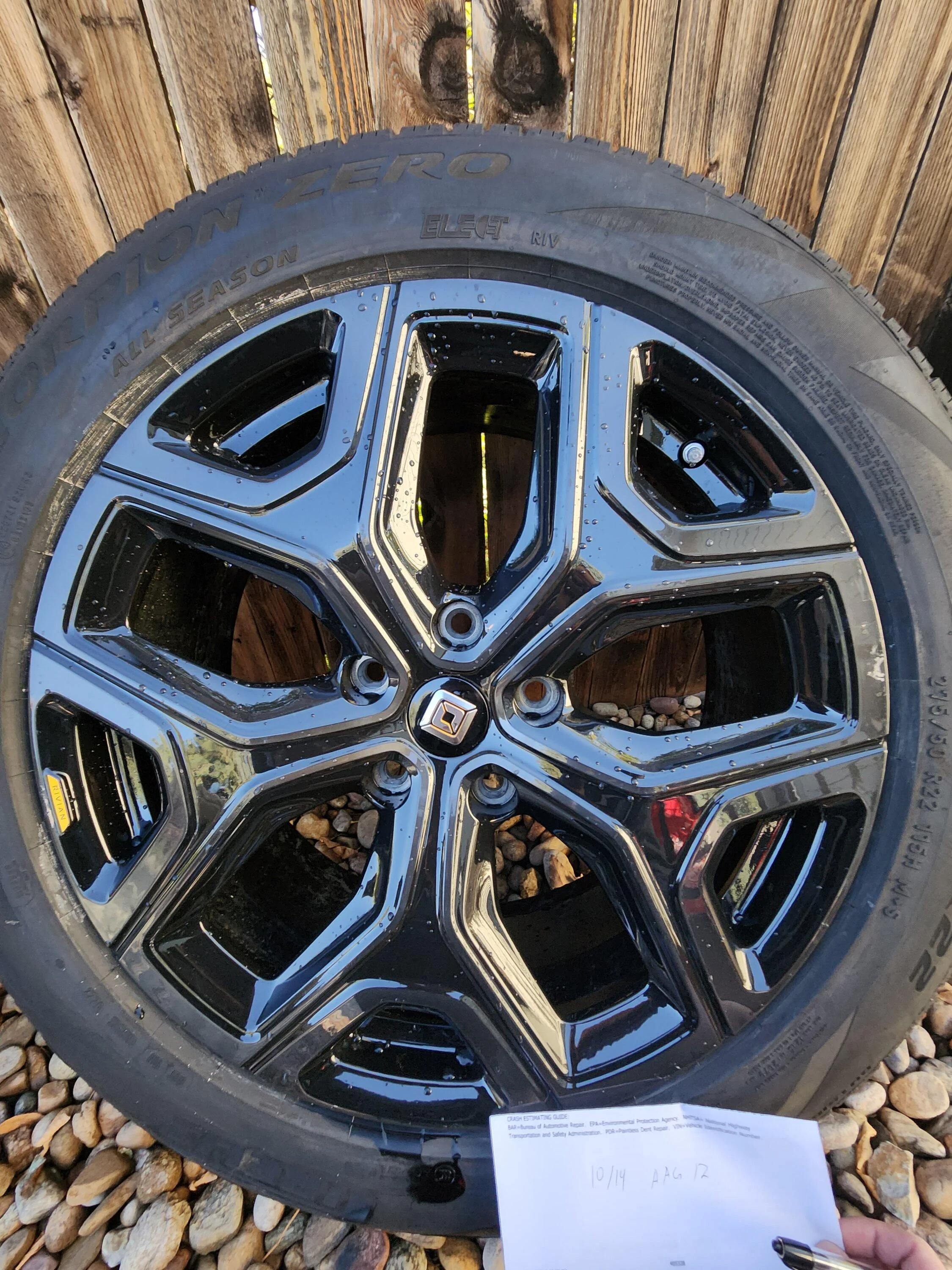 Rivian R1T R1S FS 22's OR WTT 22's blacks for 20's 20231014_103049