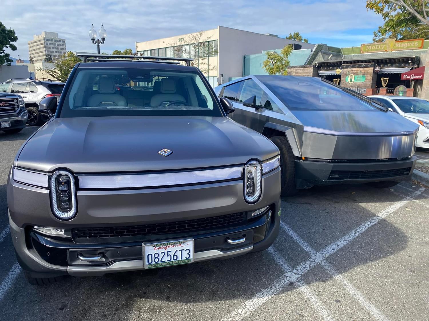 Rivian R1T R1S R1T v Cybertruck side by side real life photos IMG_7284