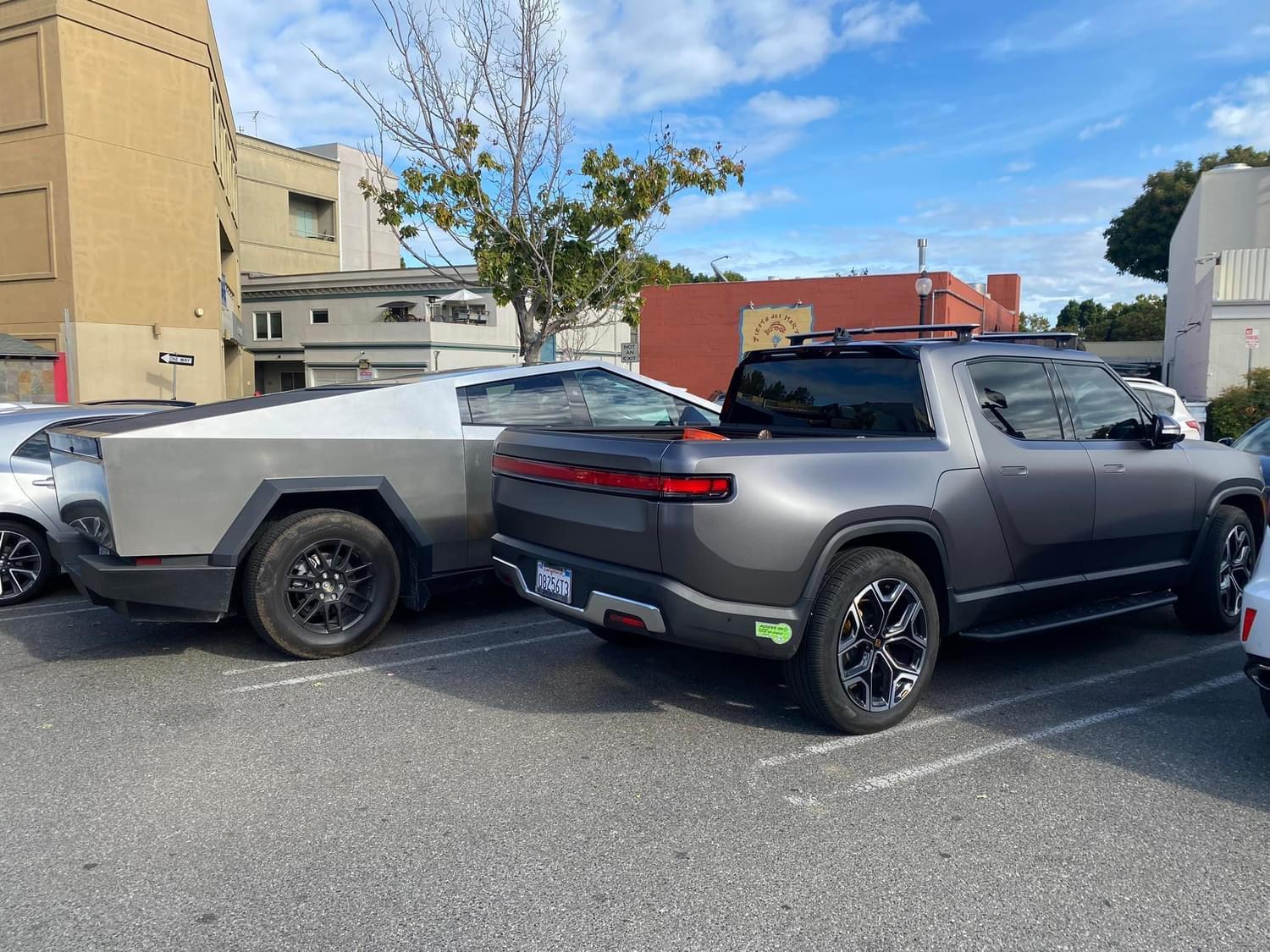 Rivian R1T R1S R1T v Cybertruck side by side real life photos IMG_7285