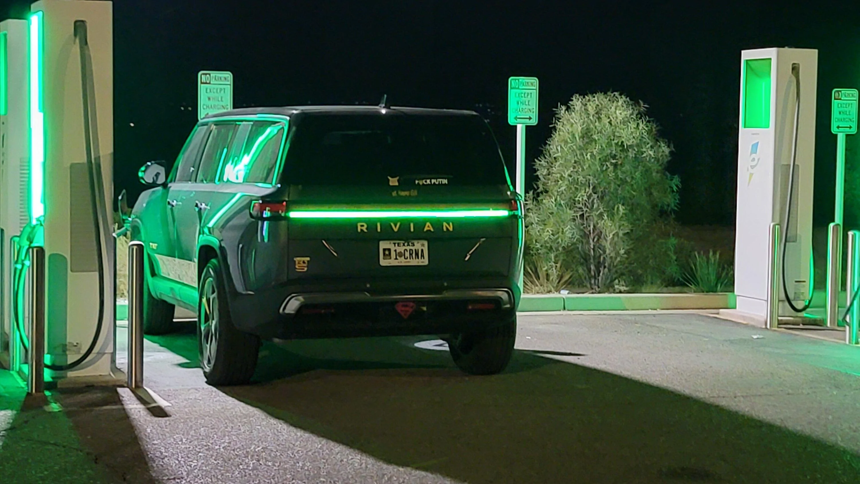 Rivian R1T R1S RAN in Las Vegas is great! Quick charge to reach Barstow RAN - Higher MPH or Lower MPH?? 20231015_045822