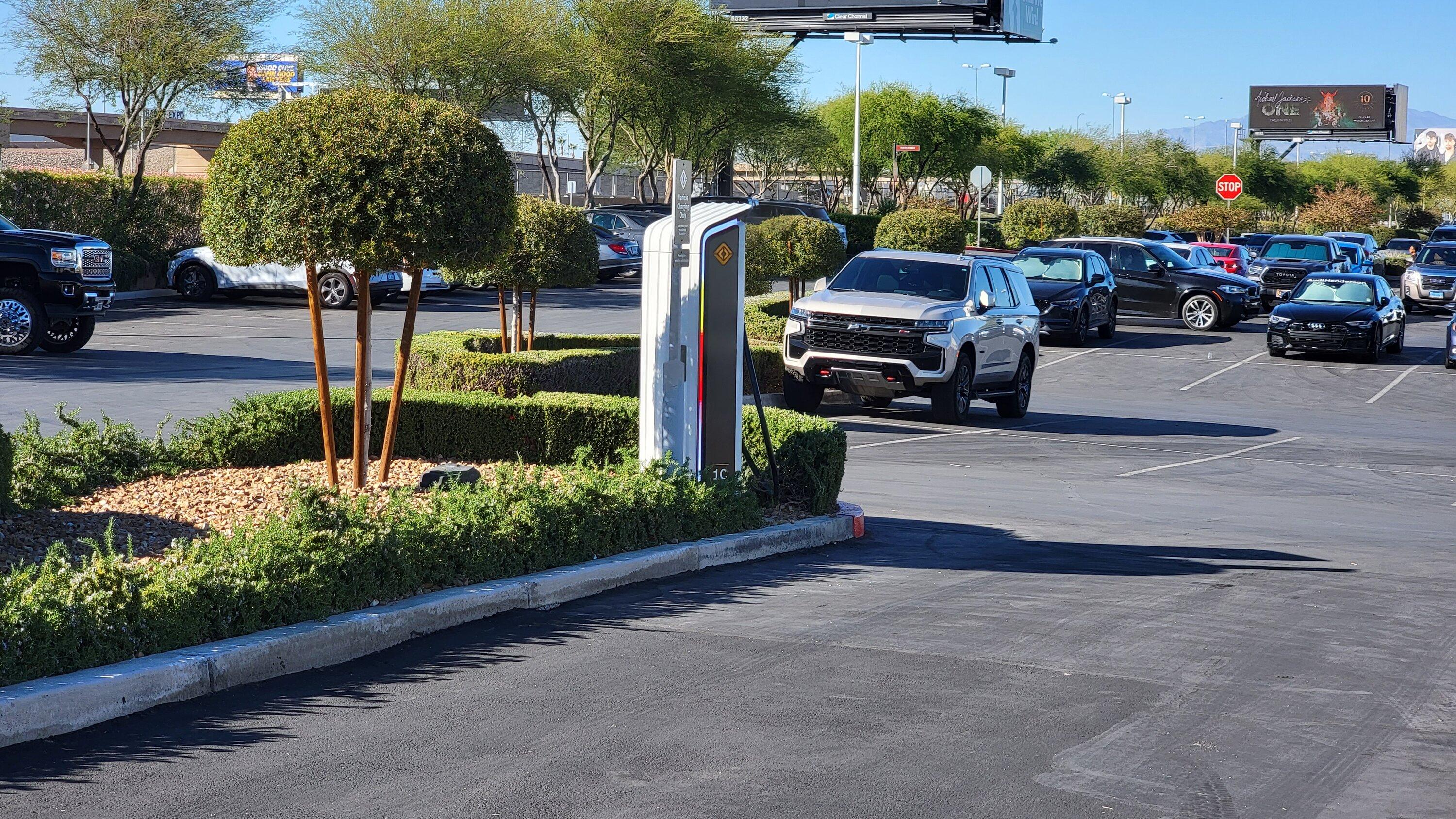 Rivian R1T R1S RAN in Las Vegas is great! Quick charge to reach Barstow RAN - Higher MPH or Lower MPH?? 20231015_152305