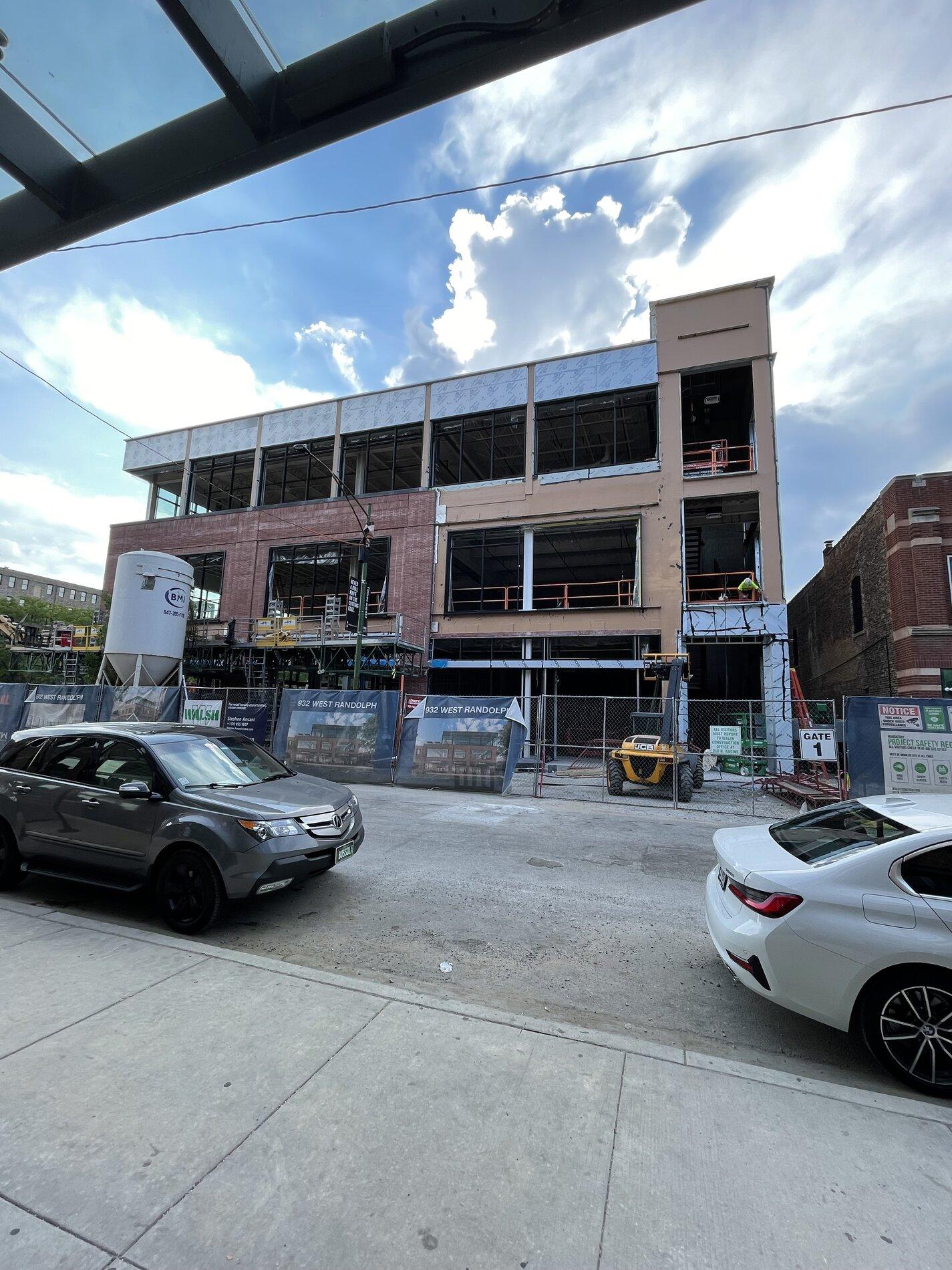 Rivian R1T R1S Chicago Rivian Sales Location Under Construction IMG-7775