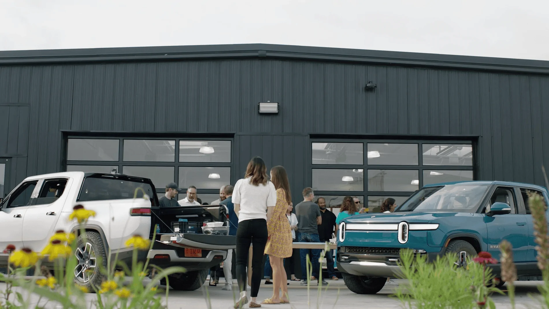 Rivian R1T R1S New video "Let's Just Drive" & official letter from RJ provides huge update! vlcsnap-2021-08-22-01h04m15s564