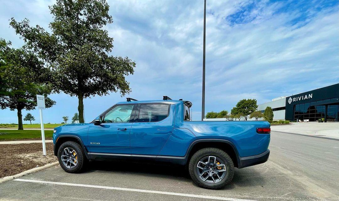 Rivian Blue R1T pickup 8.jpg