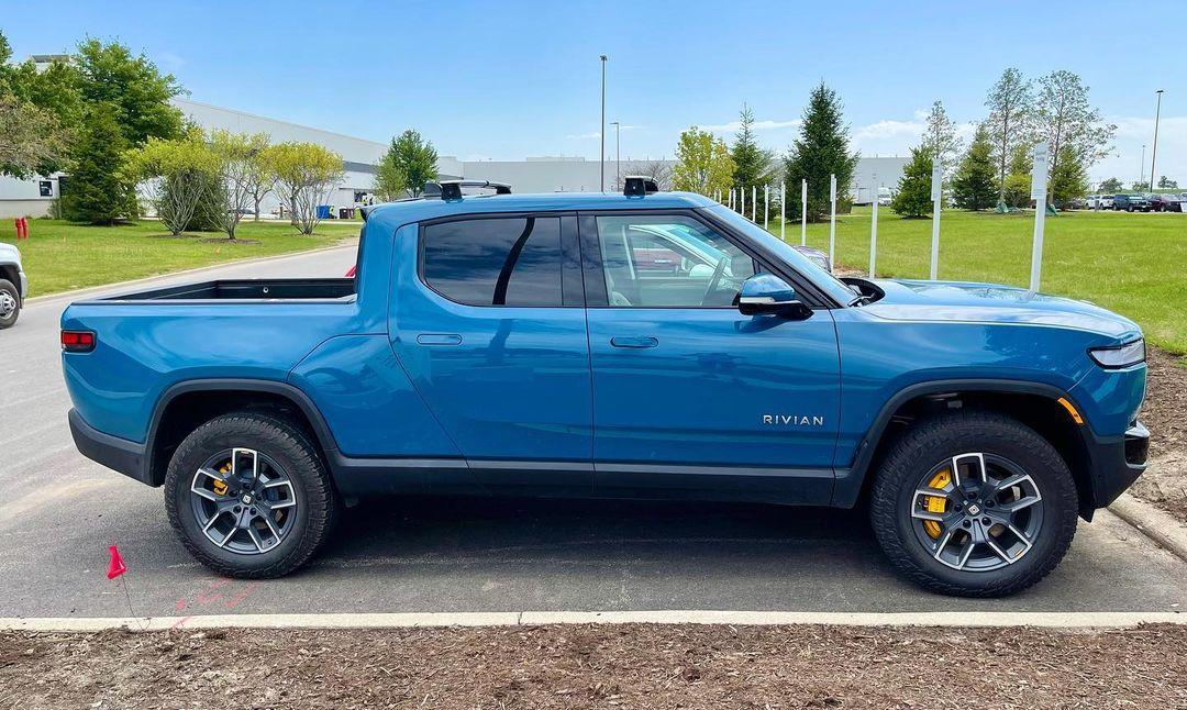 Rivian Blue R1T pickup 7.jpg