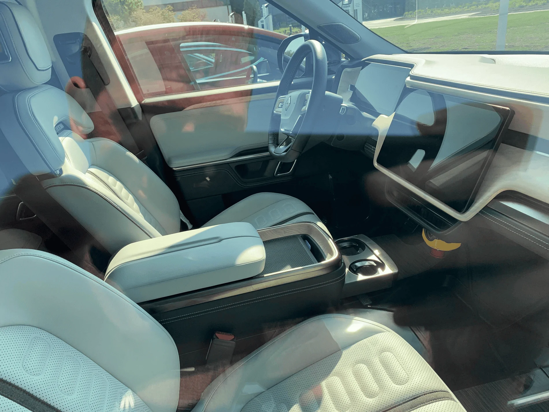 Rivian R1T R1S Real Rivian Photos & Videos o8lwyuv345k71