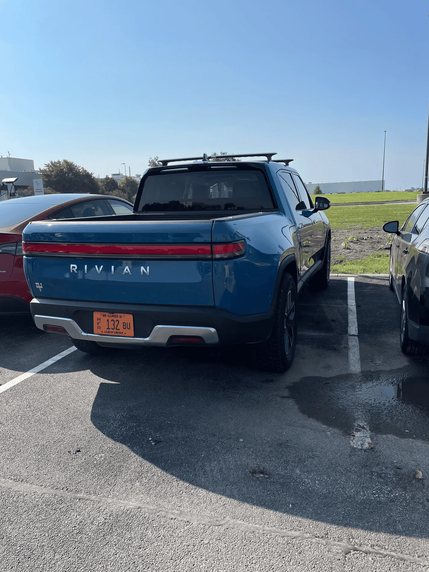 Rivian R1T R1S Real Rivian Photos & Videos fqq85tv345k71