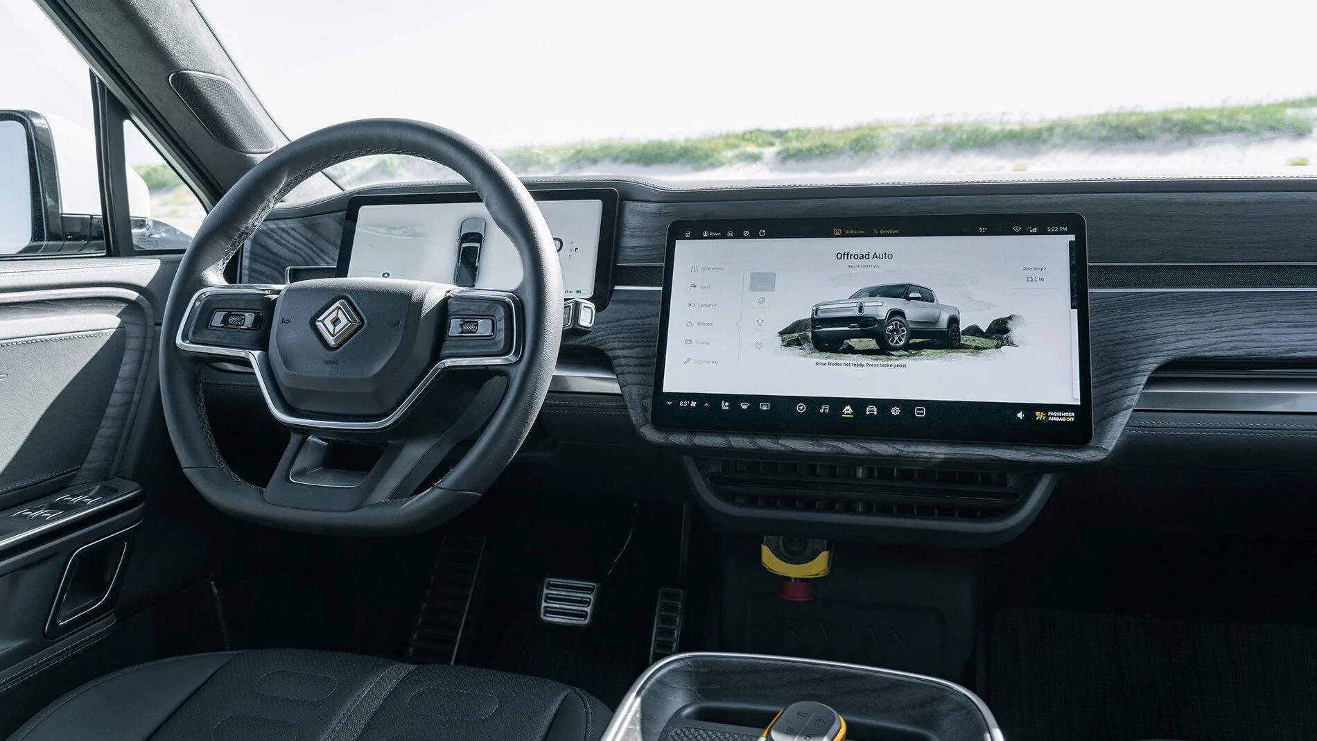 Rivian R1T R1S Motor Trend Review: The 2022 Rivian R1T Is the Most Remarkable Pickup We’ve Ever Driven 2022-Rivian-R1T-7