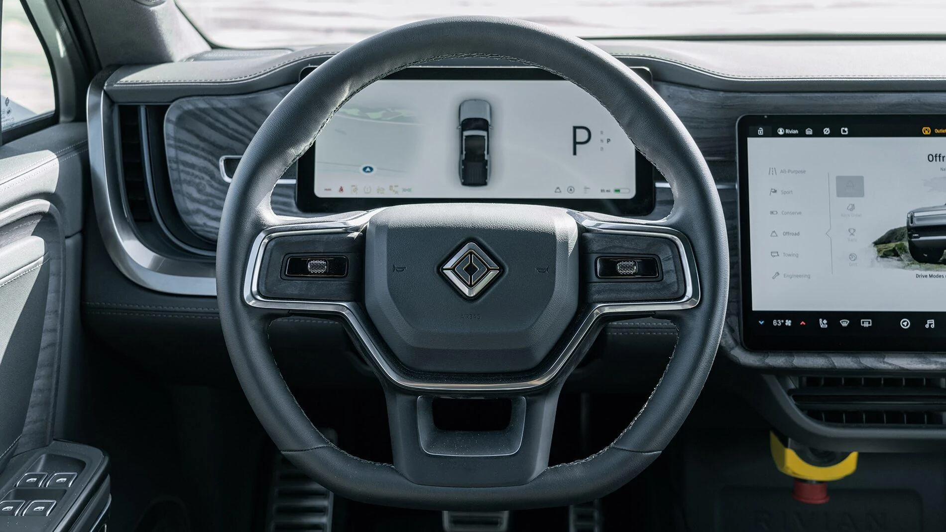 Rivian R1T R1S Motor Trend Review: The 2022 Rivian R1T Is the Most Remarkable Pickup We’ve Ever Driven 2022-Rivian-R1T-11