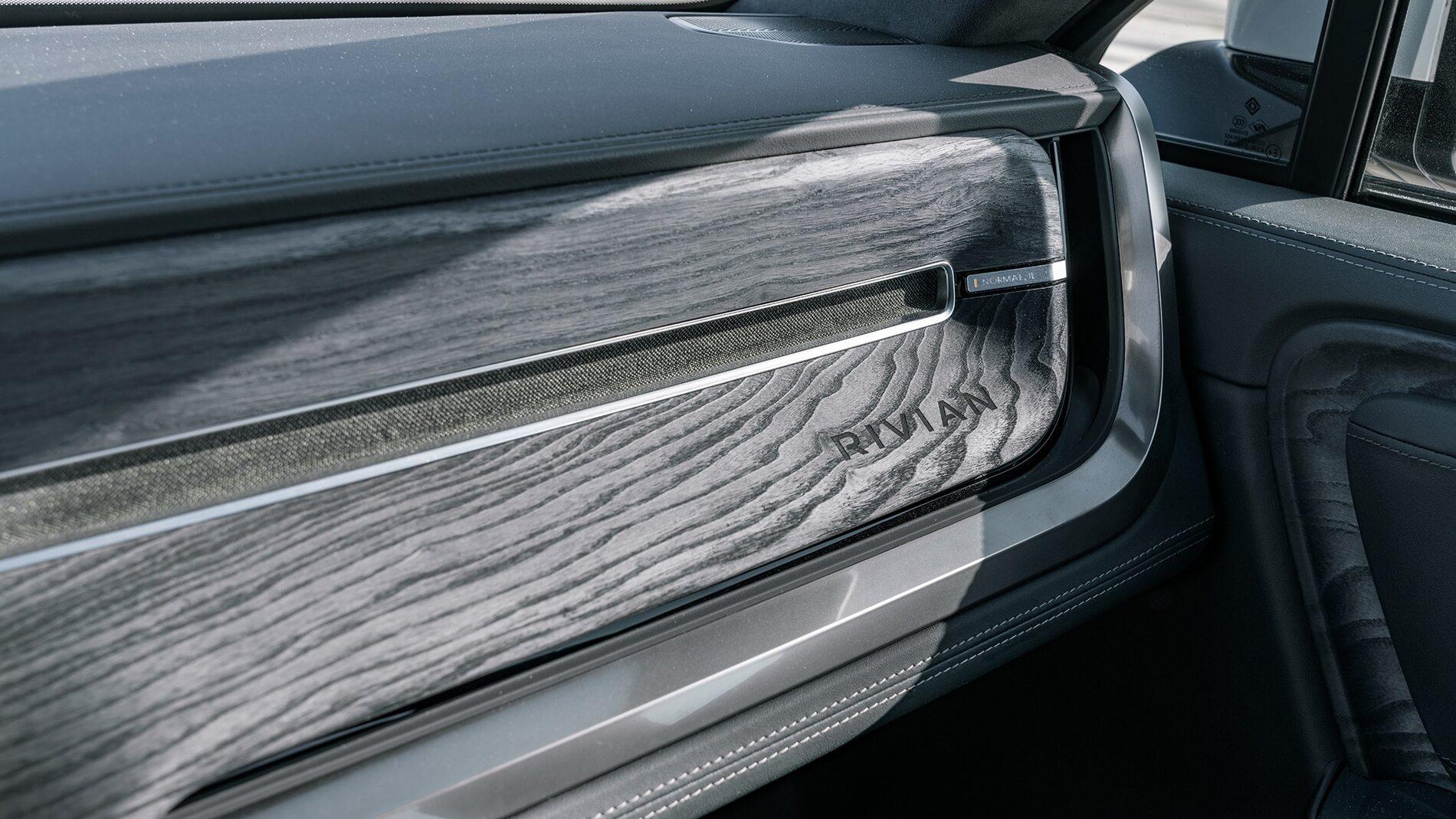 Rivian R1T R1S Motor Trend Review: The 2022 Rivian R1T Is the Most Remarkable Pickup We’ve Ever Driven 2022-Rivian-R1T-24