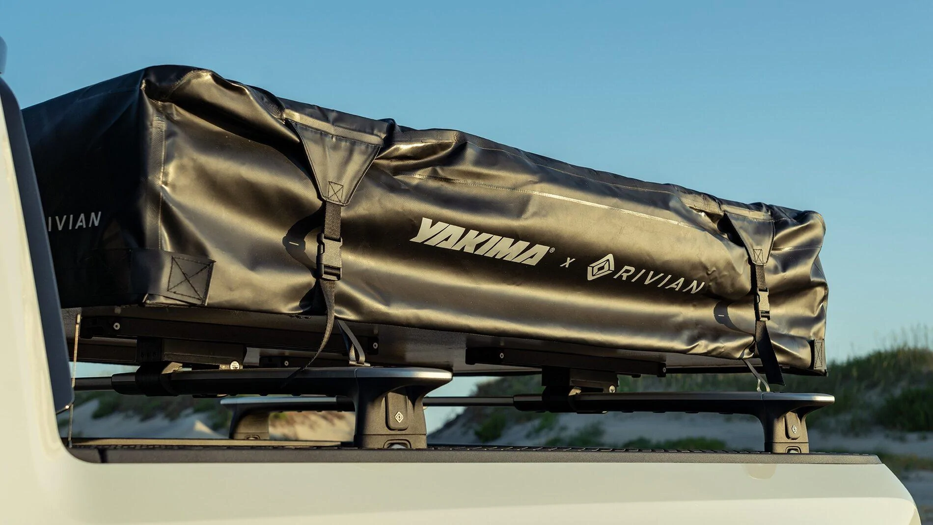 Rivian R1T R1S Motor Trend Review: The 2022 Rivian R1T Is the Most Remarkable Pickup We’ve Ever Driven 2022-Rivian-R1T-38