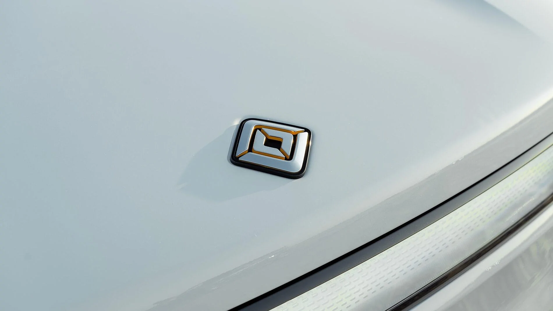Rivian R1T R1S Motor Trend Review: The 2022 Rivian R1T Is the Most Remarkable Pickup We’ve Ever Driven 2022-Rivian-R1T-41