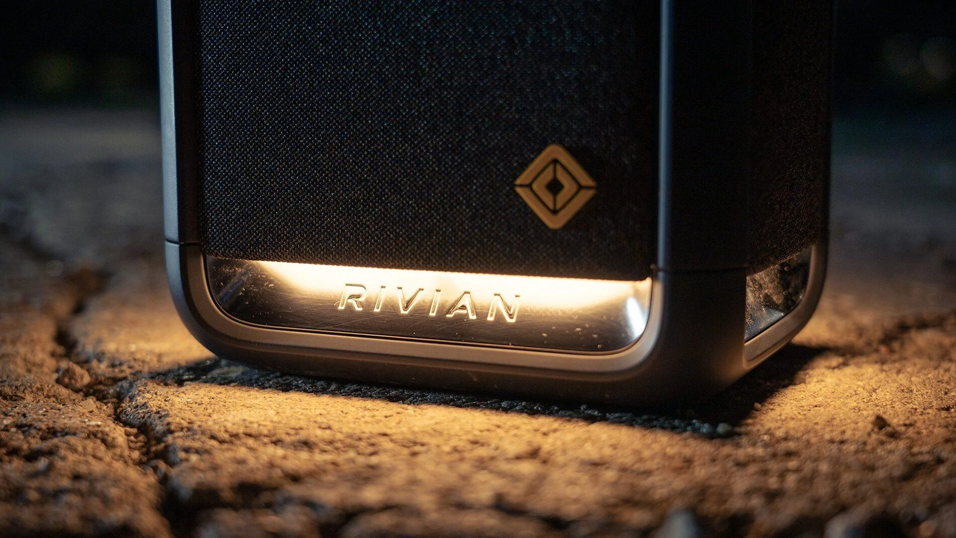 Rivian R1T R1S Motor Trend Review: The 2022 Rivian R1T Is the Most Remarkable Pickup We’ve Ever Driven 2022-Rivian-R1T-Bluetooth-Speaker-4