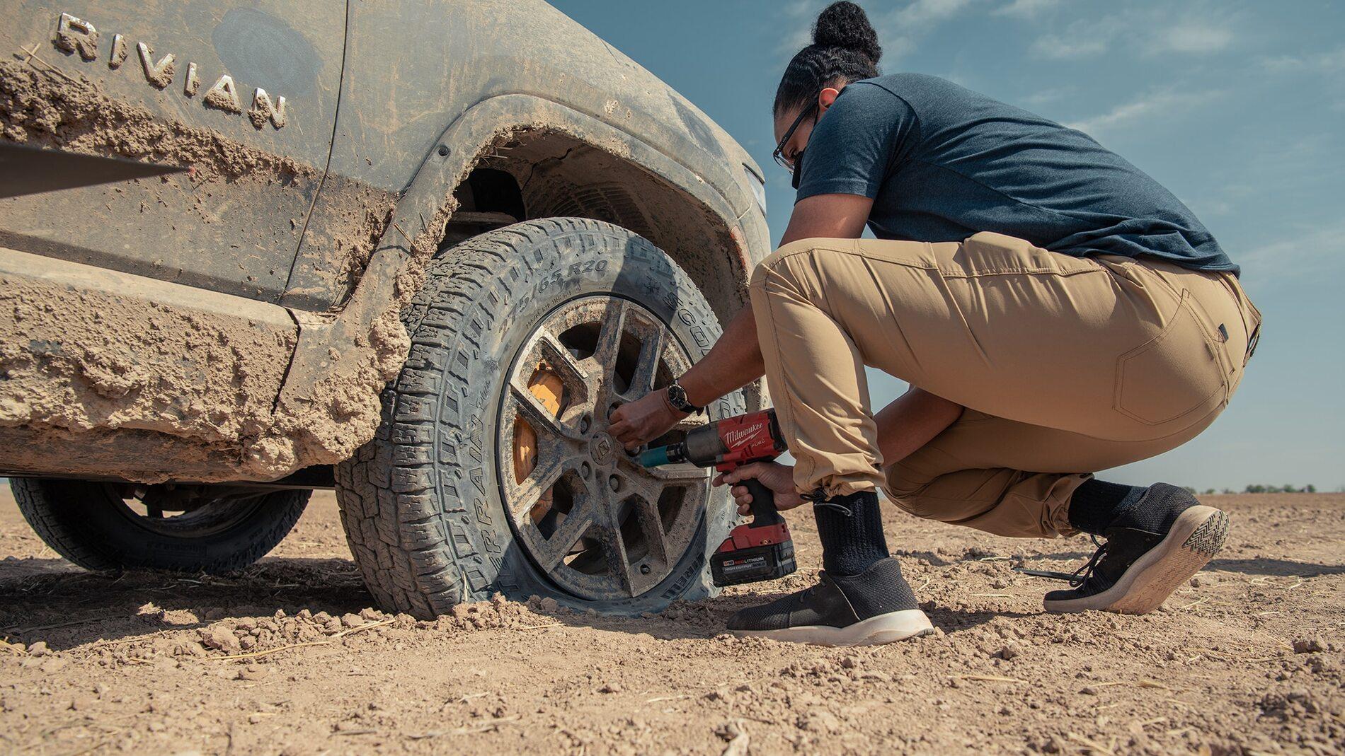 Rivian R1T R1S Motor Trend Review: The 2022 Rivian R1T Is the Most Remarkable Pickup We’ve Ever Driven 2022-Rivian-R1T-Spare-Tire-Explained-11