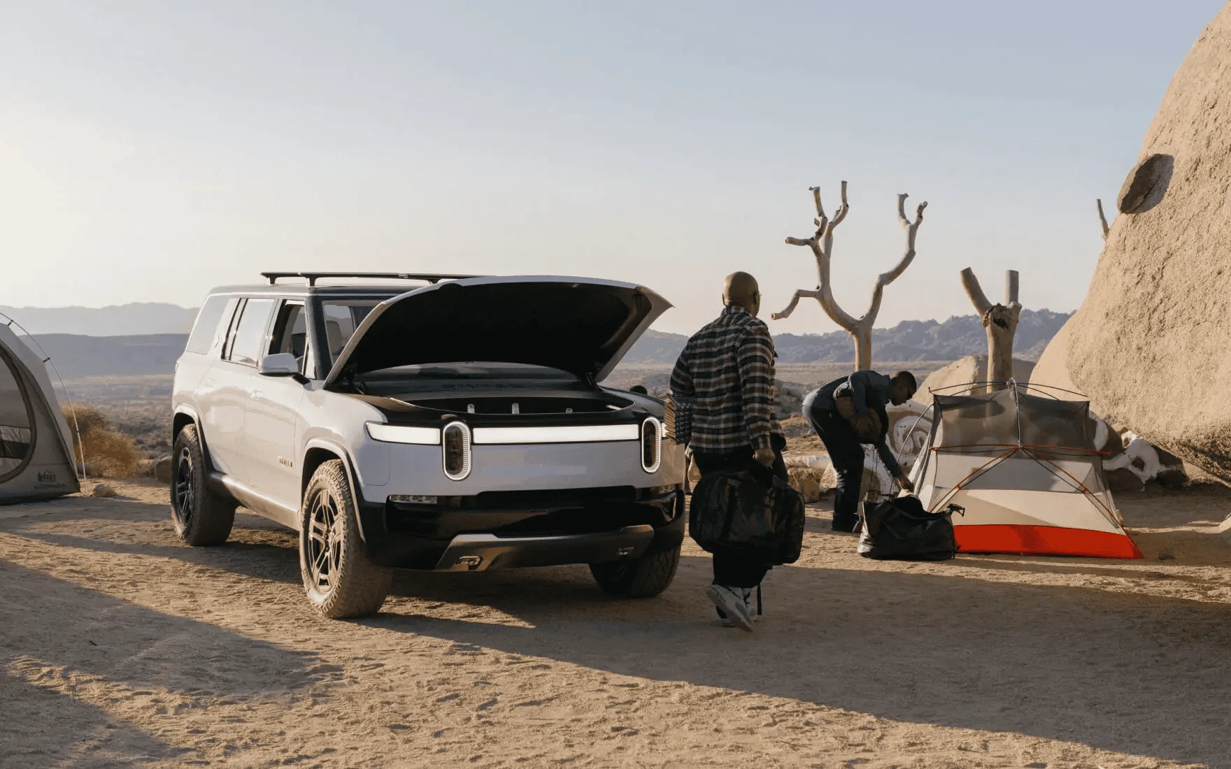 Rivian R1T R1S Motor Trend Review: The 2022 Rivian R1T Is the Most Remarkable Pickup We’ve Ever Driven 1630517338107