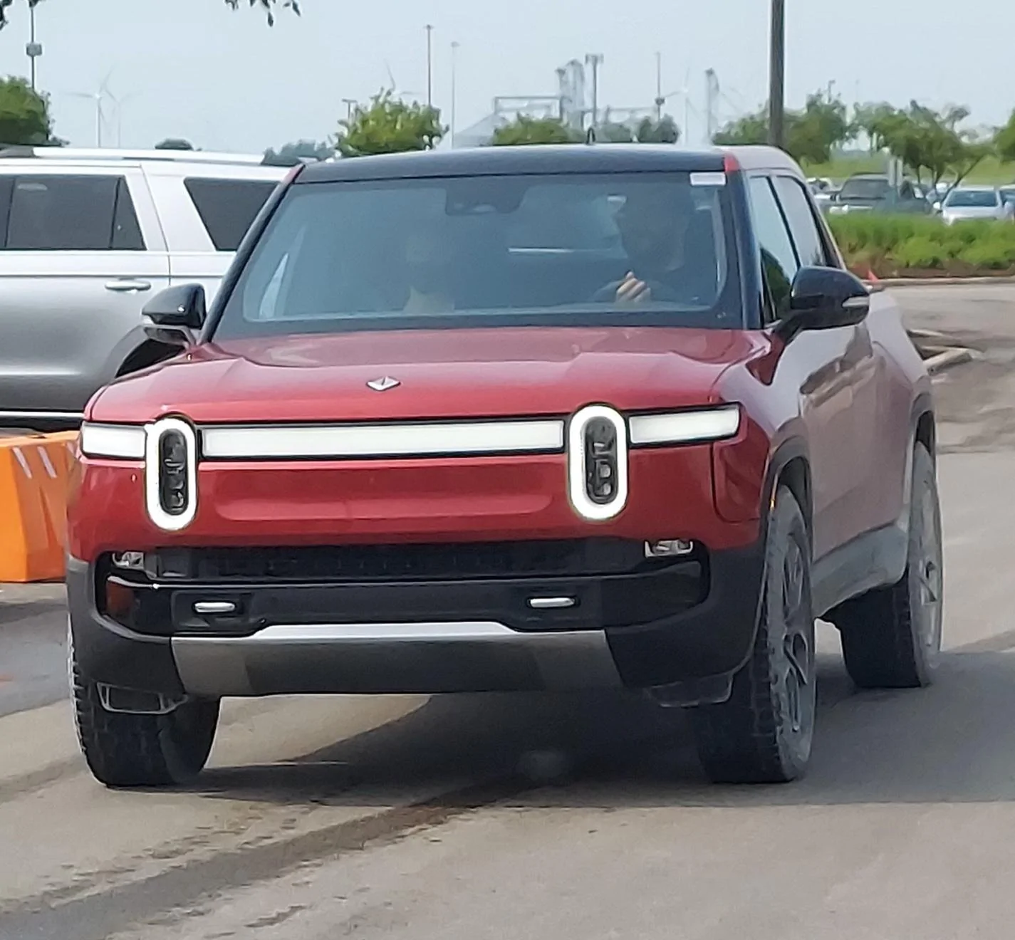 Rivian R1T R1S RED CANYON Rivian Photos red canyon rivian r1t pickup 1