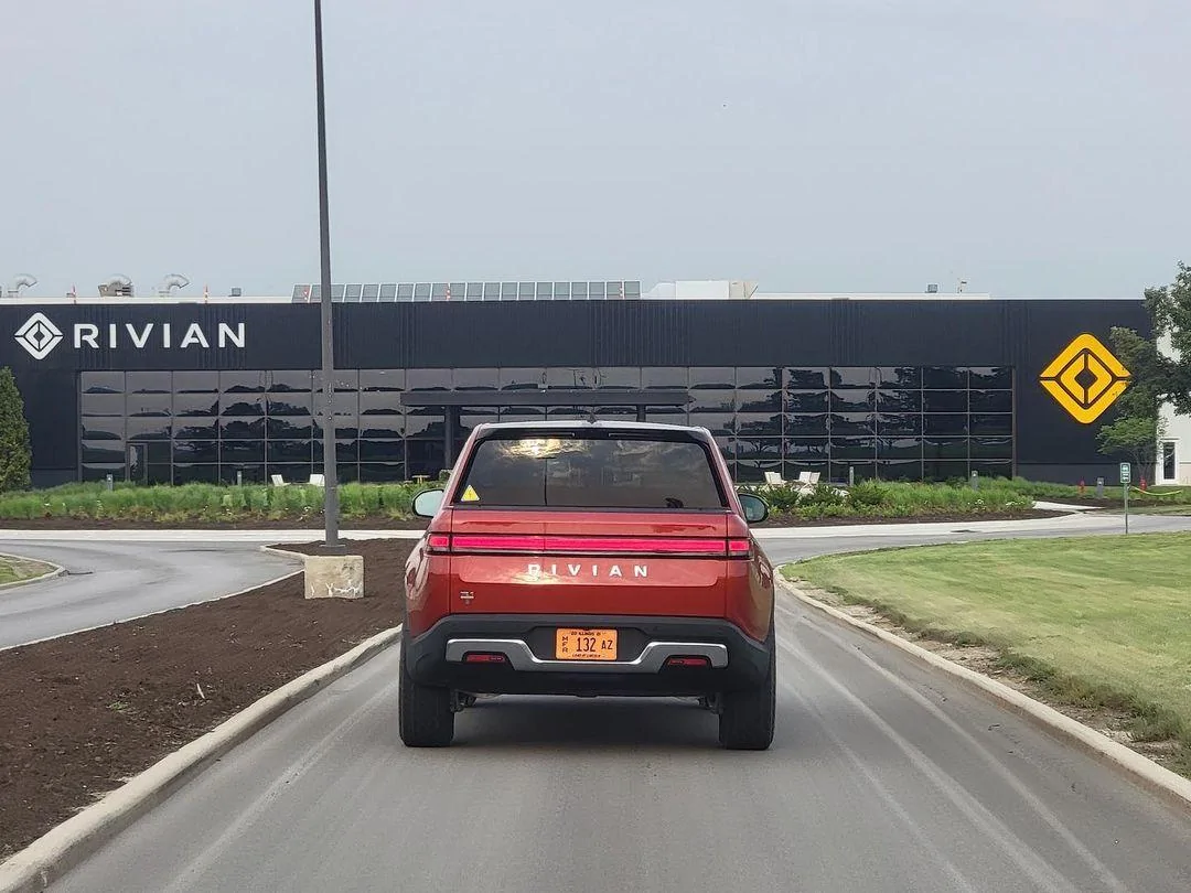 Rivian R1T R1S RED CANYON Rivian Photos red canyon rivian r1t pickup 2