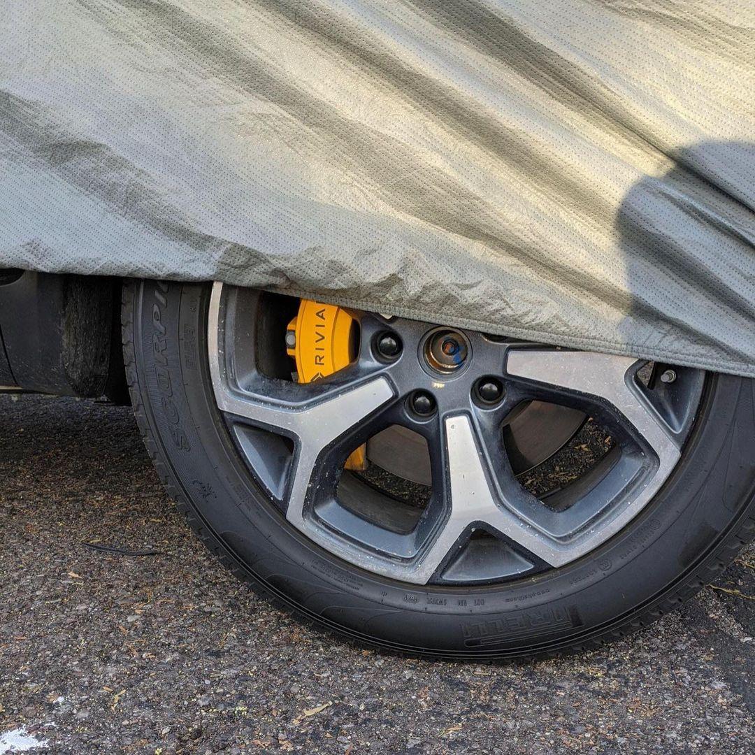 Rivian R1T R1S 21" wheel aero inserts are designed to be removable - confirmed by Rivian Customer Service! 21%22 wheels removable aero inserts 2