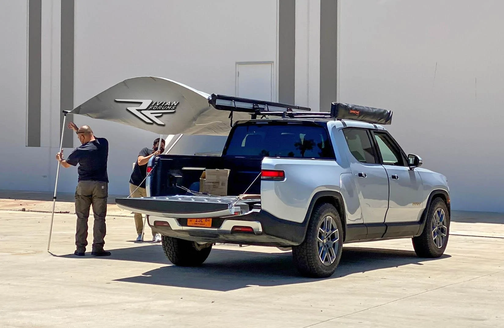 Rivian R1T R1S LA SILVER Rivian Photos LA Silver Rivian R1T awning roof rack 1