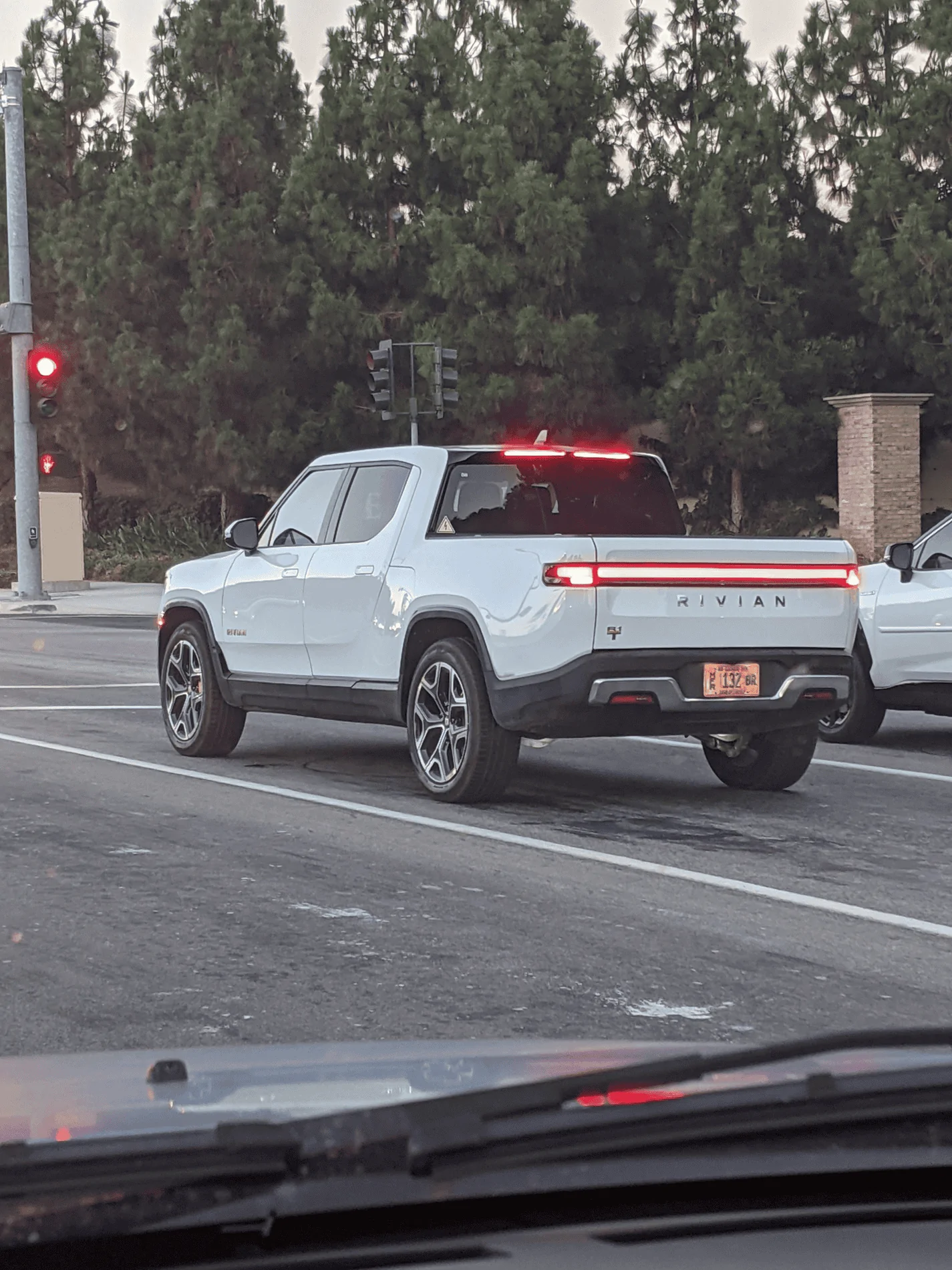 Rivian R1T R1S GLACIER WHITE R1T  Photos Glacier White R1T Rivian spotted