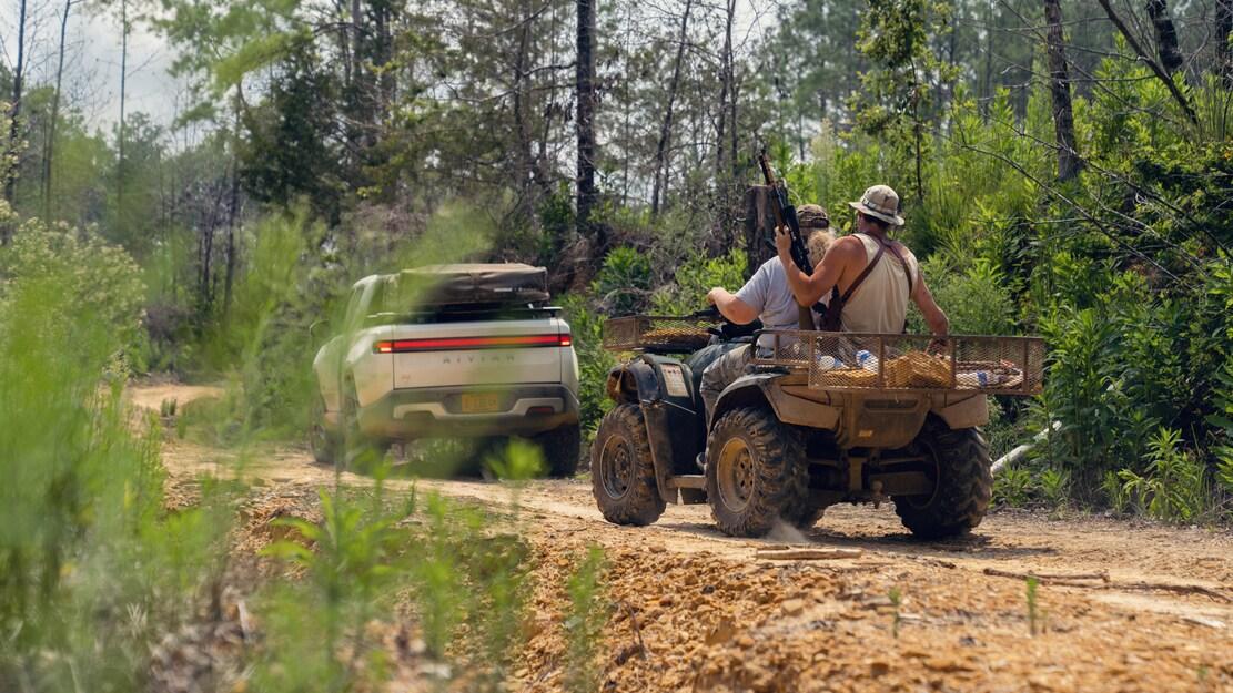 2022-Rivian-R1T-Leg-2-02.jpg