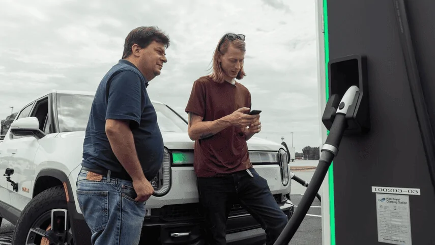Rivian R1T R1S Motortrend Drives the 2022 Rivian R1T Off-Road Across the Trans-America Trail 1631189487012