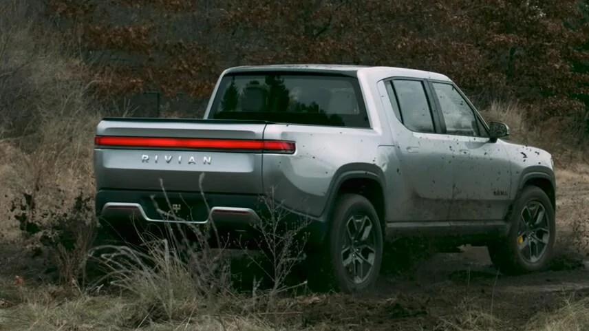 Rivian R1T R1S Rivian's Tank Turn feature is delayed 9C02D193-F225-45D4-9BE3-97946CF25AEF