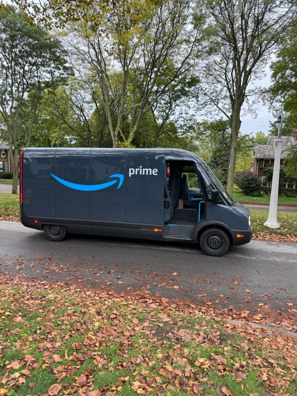 Rivian R1T R1S Amazon now has 10,000 Rivian electric vans in its delivery fleet IMG_3846