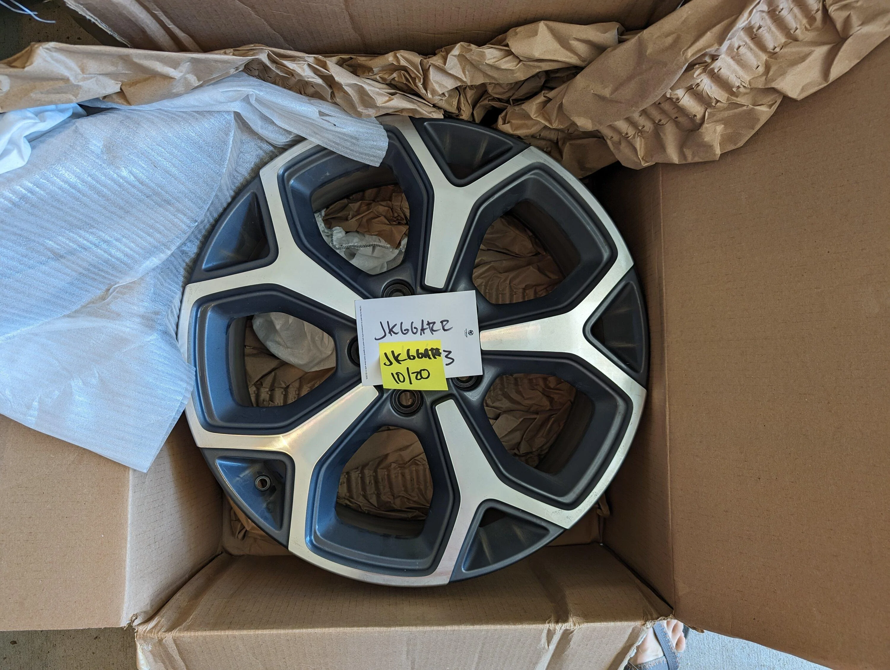Rivian R1T R1S WTS Four 21" Wheels Only $500 (North Houston) PXL_20231020_172419288