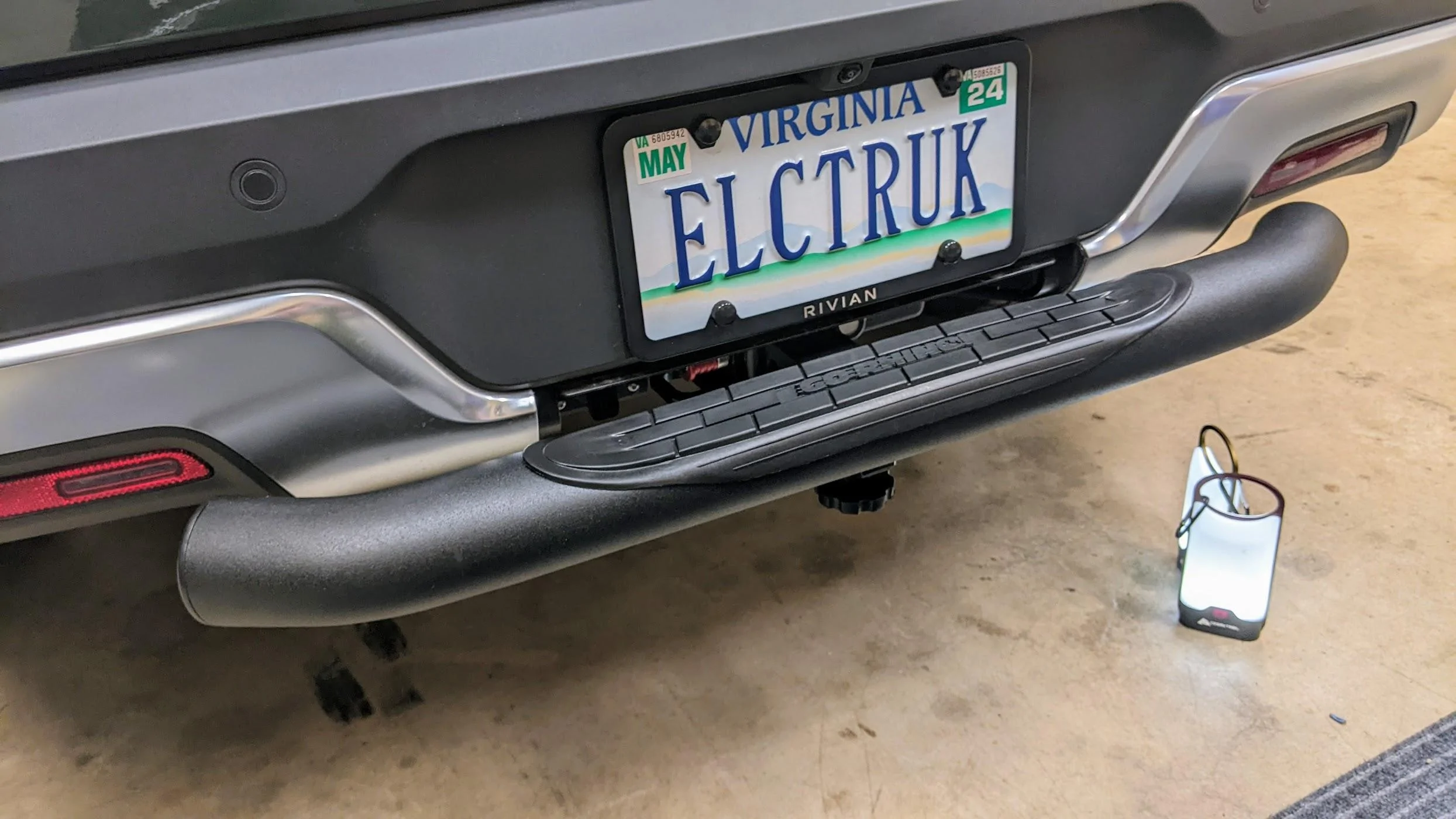 Rivian R1T R1S Go Rhino Universal Hitch Step for 2" Receivers (accessory) installed review & photos 1697908470133