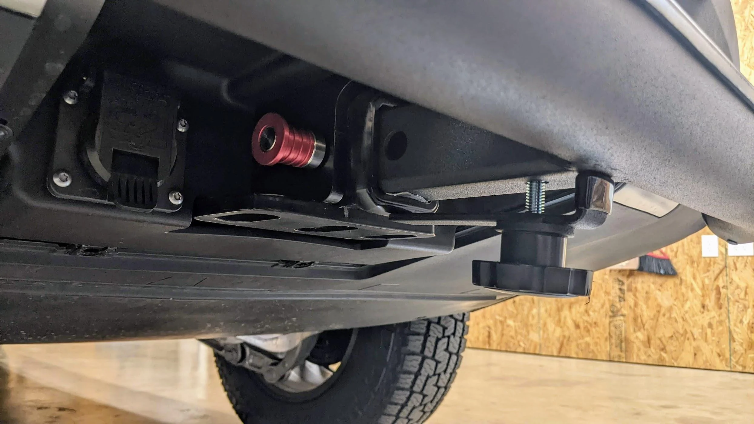 Rivian R1T R1S Go Rhino Universal Hitch Step for 2" Receivers (accessory) installed review & photos 1697908524976