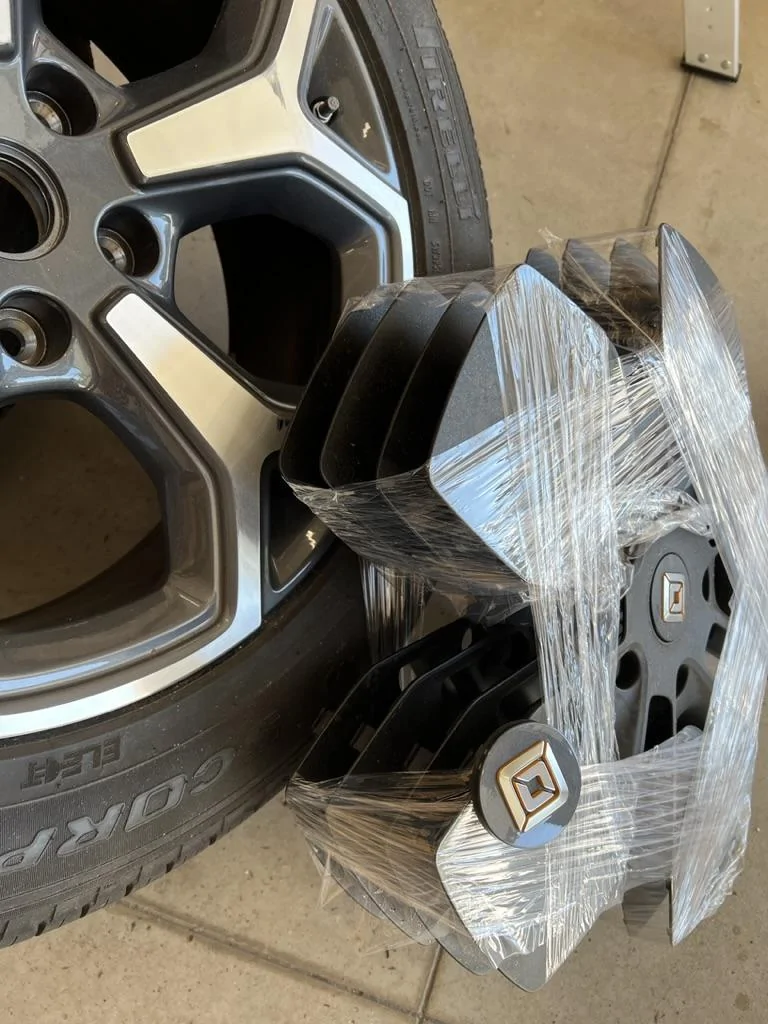 Rivian R1T R1S 21" Road Wheel Set For Sale 1FD79A25-74A5-41D4-94D4-0A2C848FB5E9_1_105_c