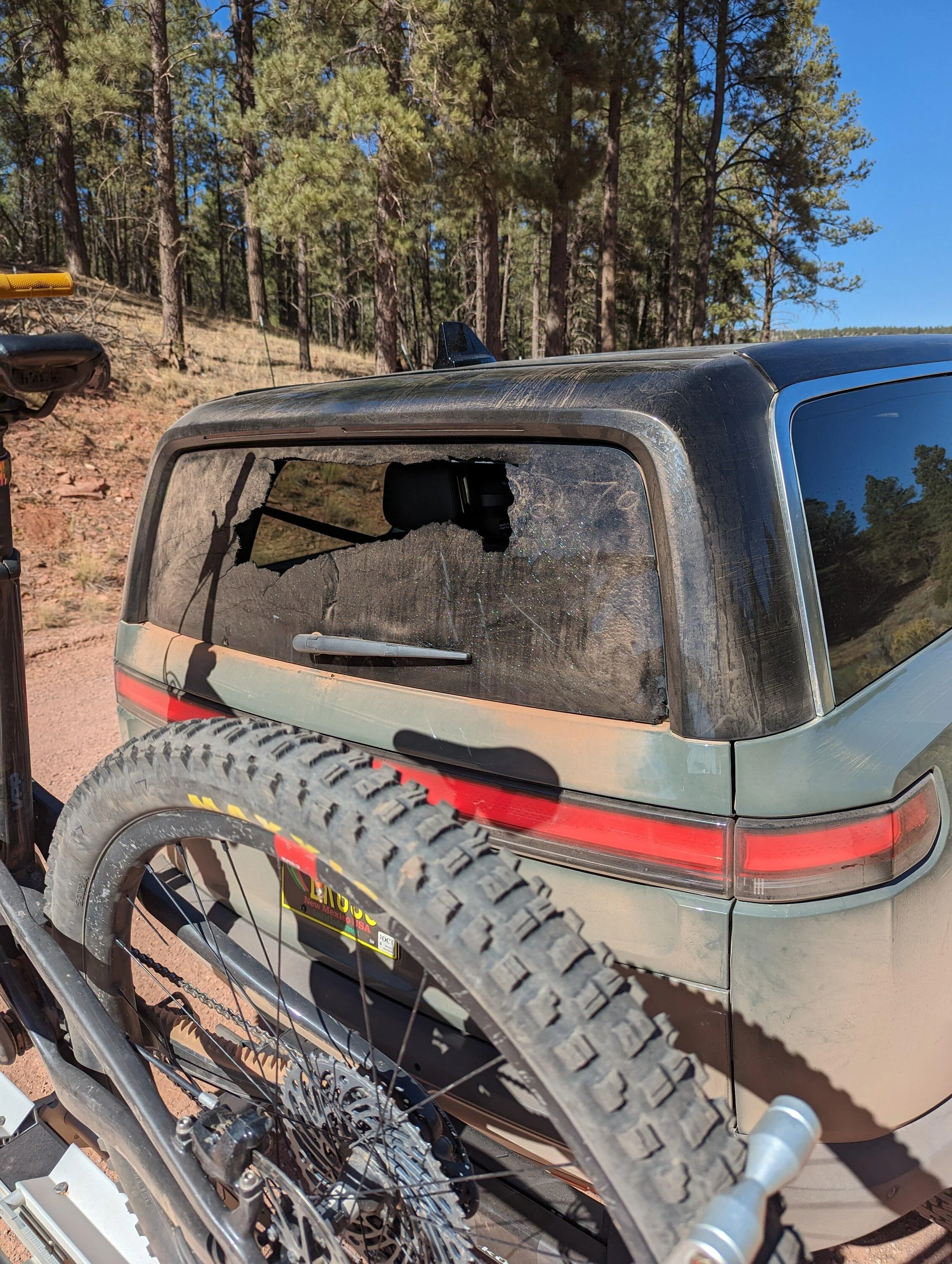 Rivian R1T R1S rear window disintegrated on the R1S PXL_20231021_201331531