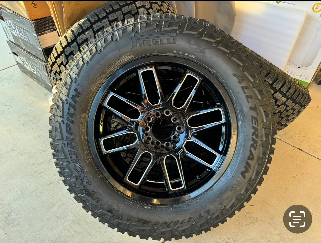 Rivian R1T R1S Looking for compatible wheels for an R1S IMG_0135